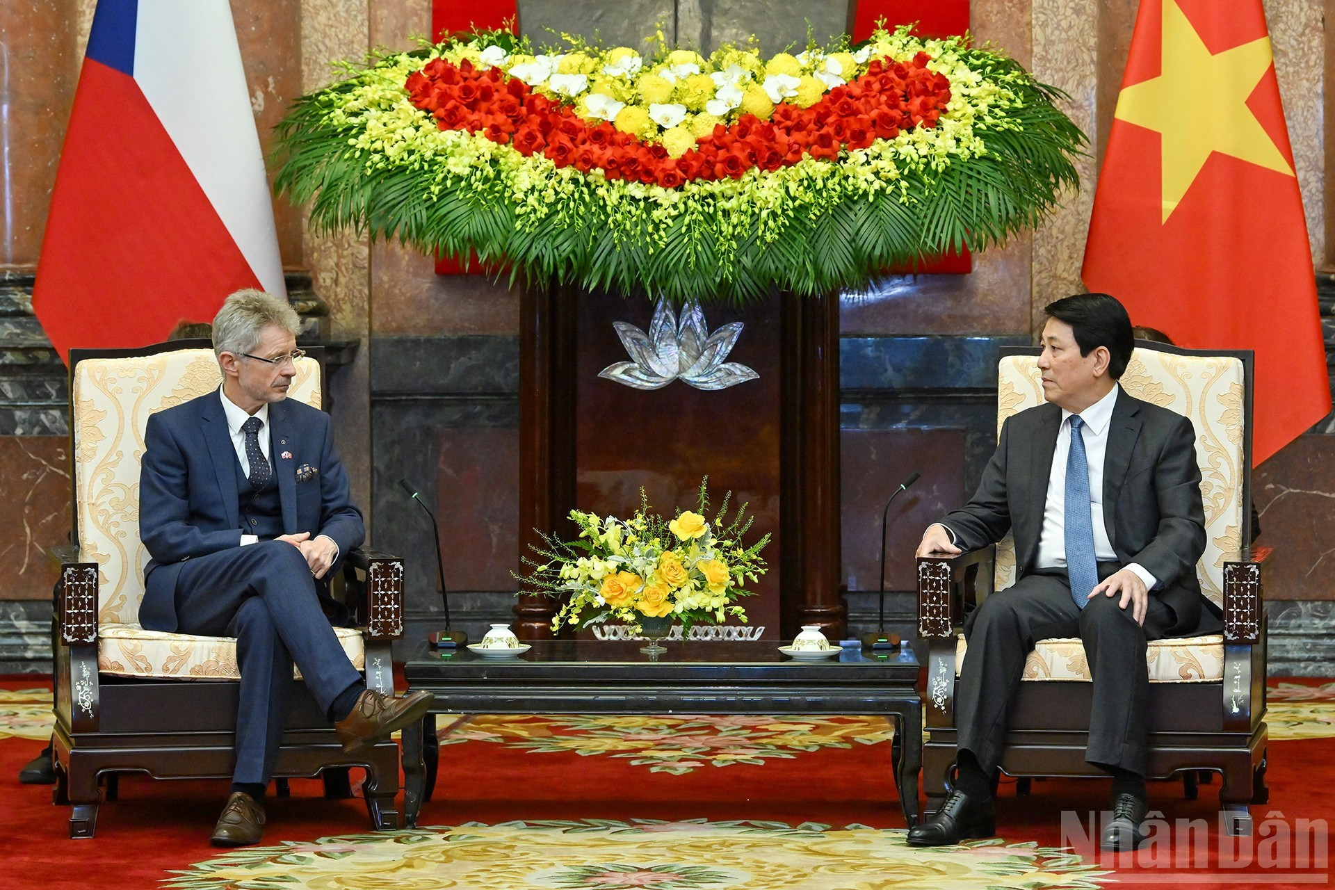 Reunión entre el presidente de Vietnam, Luong Cuong, y el titular del Senado de la República Checa, Milos Vystrcil.