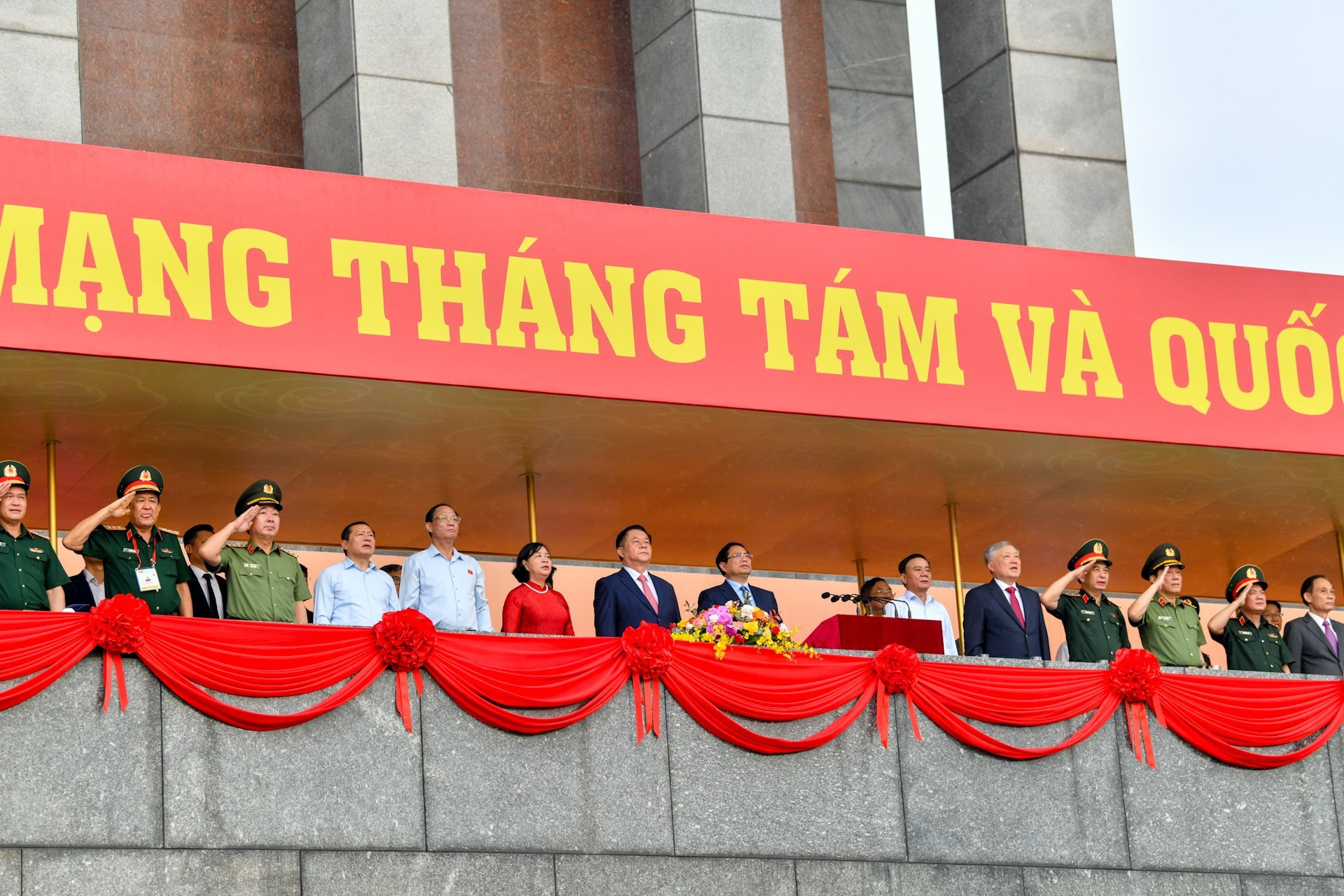 El primer ministro del país, Pham Minh Chinh, y otros delegados al evento. El primer ministro del país, Pham Minh Chinh, y otros delegados al evento.