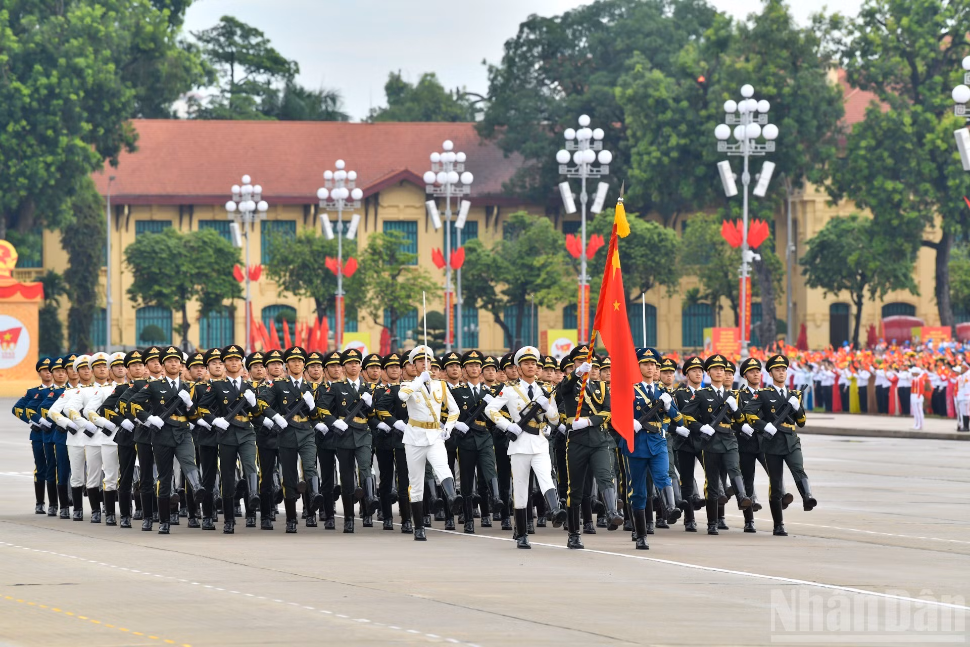 La delegación del Ejército Popular de Liberación de China.