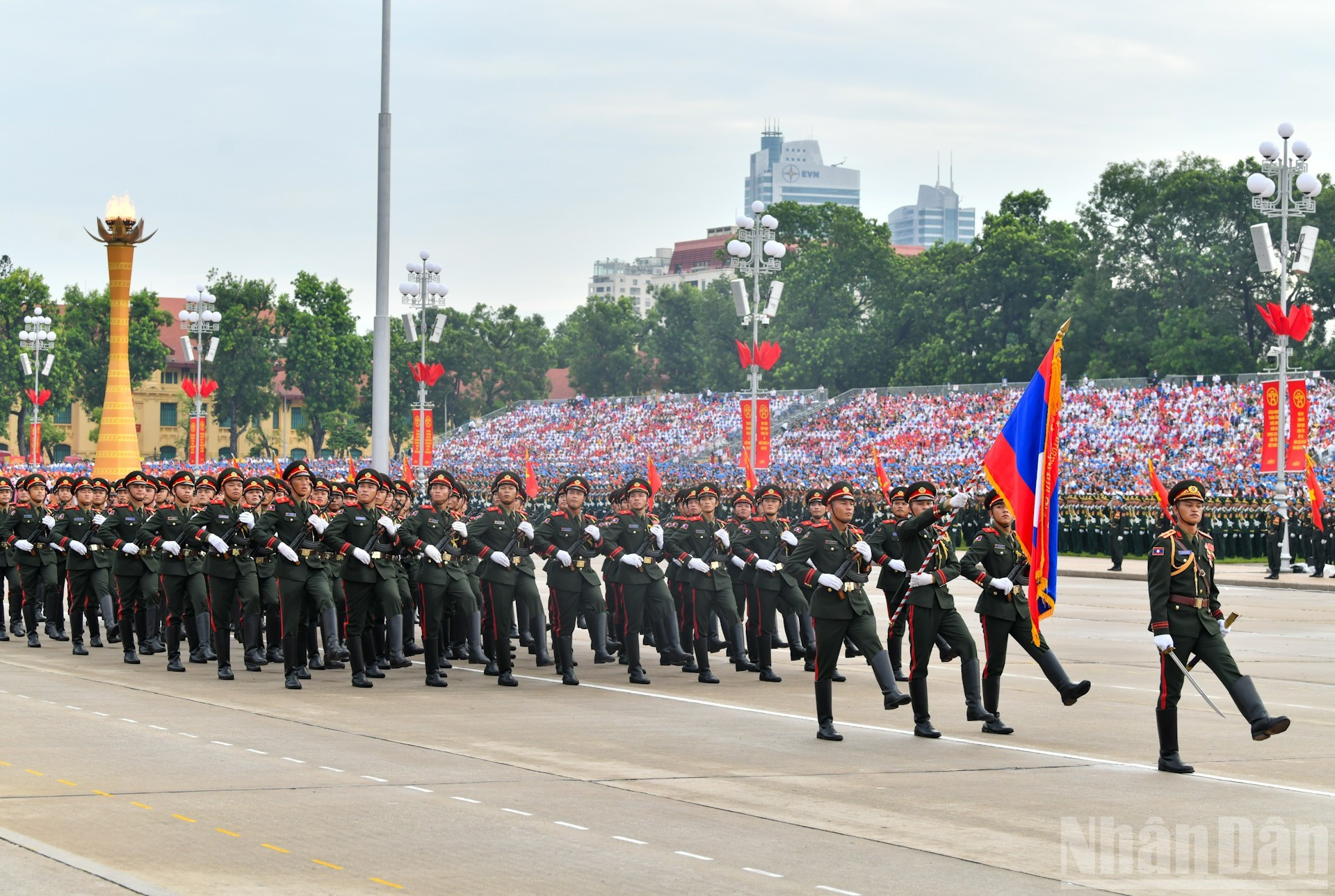 Muchos de estos participaron en el desfile convocado en abril último por Vietnam en ocasión de su 50º aniversario de la Liberación del Sur y la Reunificación nacional. Muchos de estos participaron en el desfile convocado en abril último por Vietnam en ocasión de su 50º aniversario de la Liberación del Sur y la Reunificación nacional.