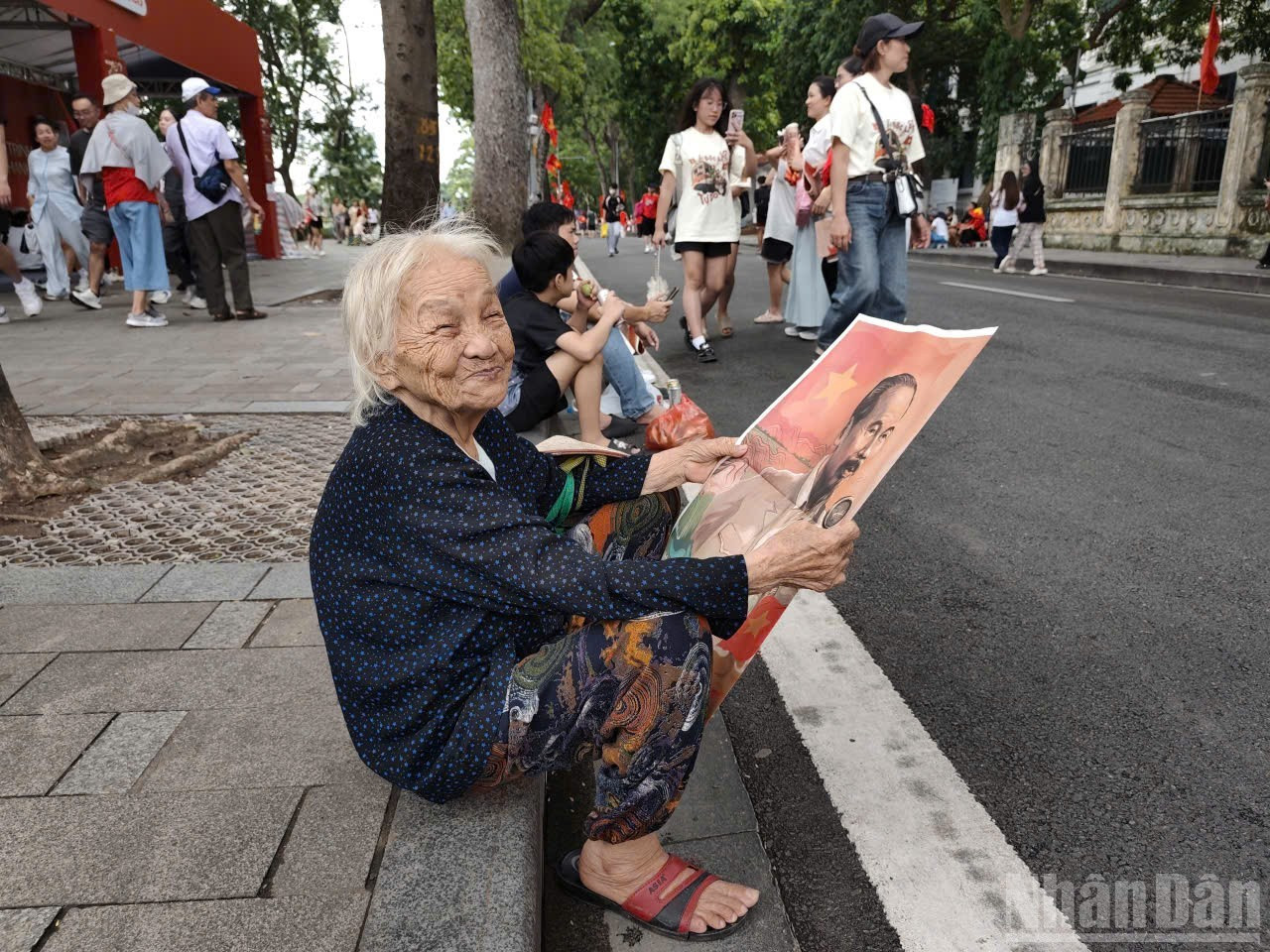 La alegría de sostener la publicación exclusiva para el 19 de agosto y el 2 de septiembre de 2025.