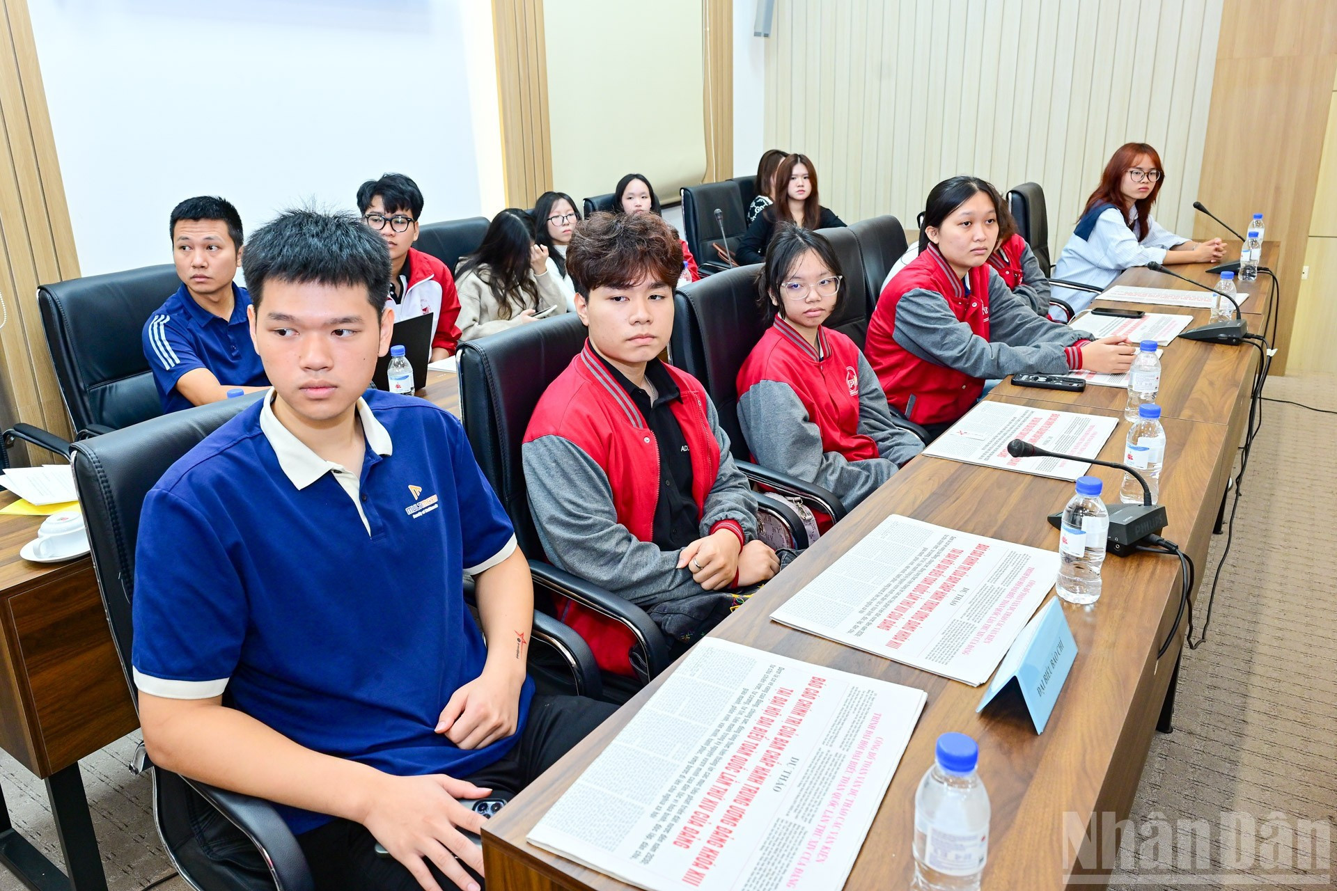 Acuden a la cita numerosos jóvenes.