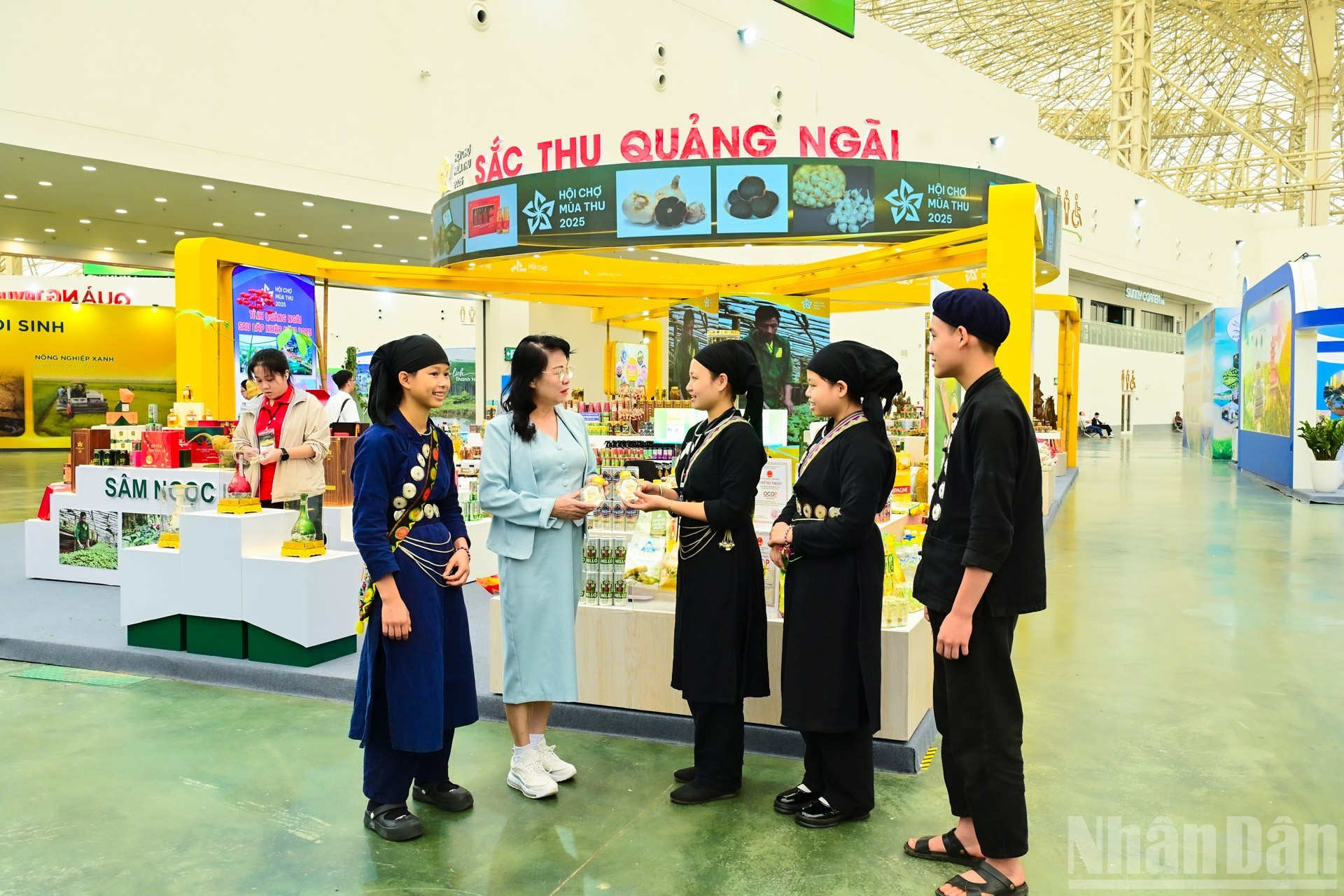 La zona de Quang Ngai divulga sobre la cultura, el turismo, la gastronomía, así como el potencial de esa provincia en calidad de destino de inversiones.