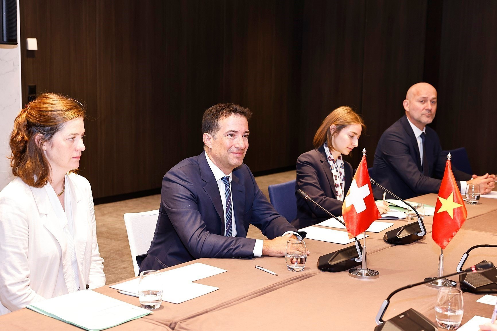 El presidente del Consejo de los Estados de Suiza, Andrea Caroni, habla en la cita. El presidente del Consejo de los Estados de Suiza, Andrea Caroni, habla en la cita.