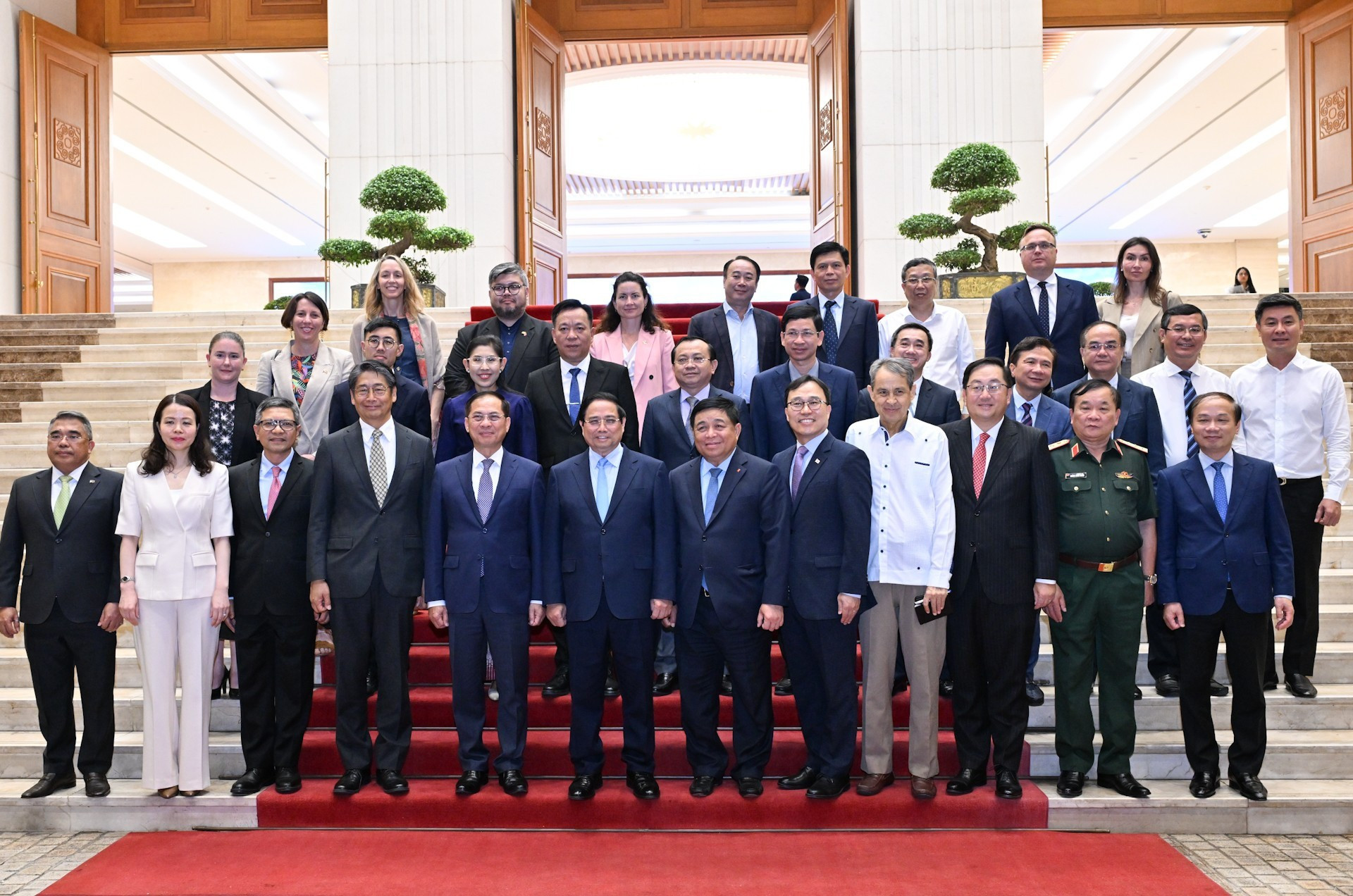 [Foto] Premier vietnamite preside acto de lanzamiento del Comité Nacional para APEC 2027