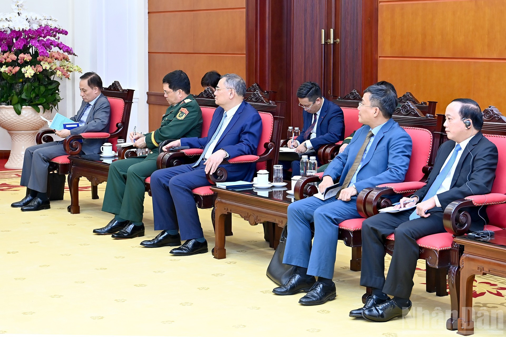 Delegados de Vietnam en la reunión.