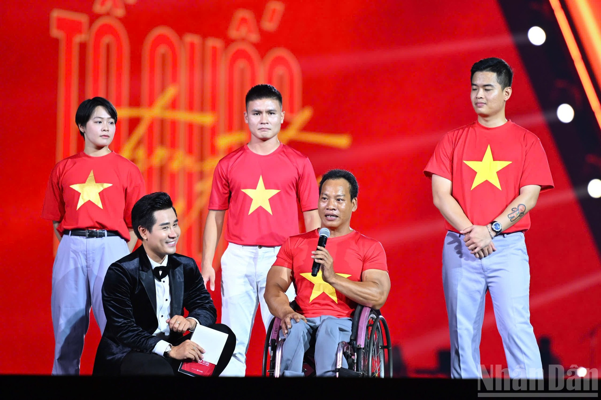 El programa incluye una sesión de charla con destacados deportistas vietnamitas, entre los que se encuentran el futbolista Quang Hai, la nadadora Anh Vien, el pesista paralímpico Le Van Cong, la karateca Nguyen Ngoc Tram y el tirador Pham Quang Huy. El programa incluye una sesión de charla con destacados deportistas vietnamitas, entre los que se encuentran el futbolista Quang Hai, la nadadora Anh Vien, el pesista paralímpico Le Van Cong, la karateca Nguyen Ngoc Tram y el tirador Pham Quang Huy.