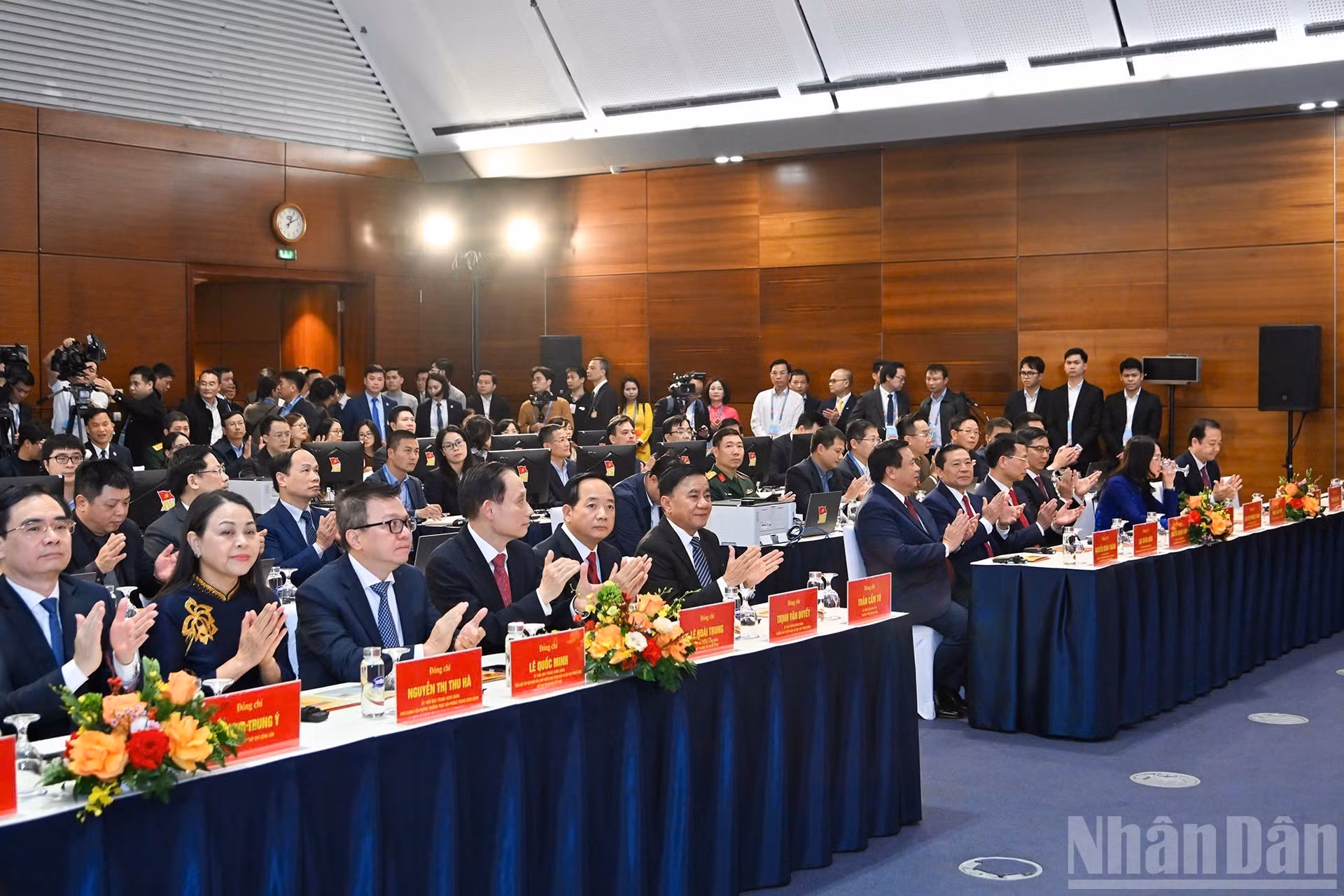 En la ocasión se estrena un juego de sellos postales titulado “Bienvenido el XIV Congreso Nacional del Partido”.
