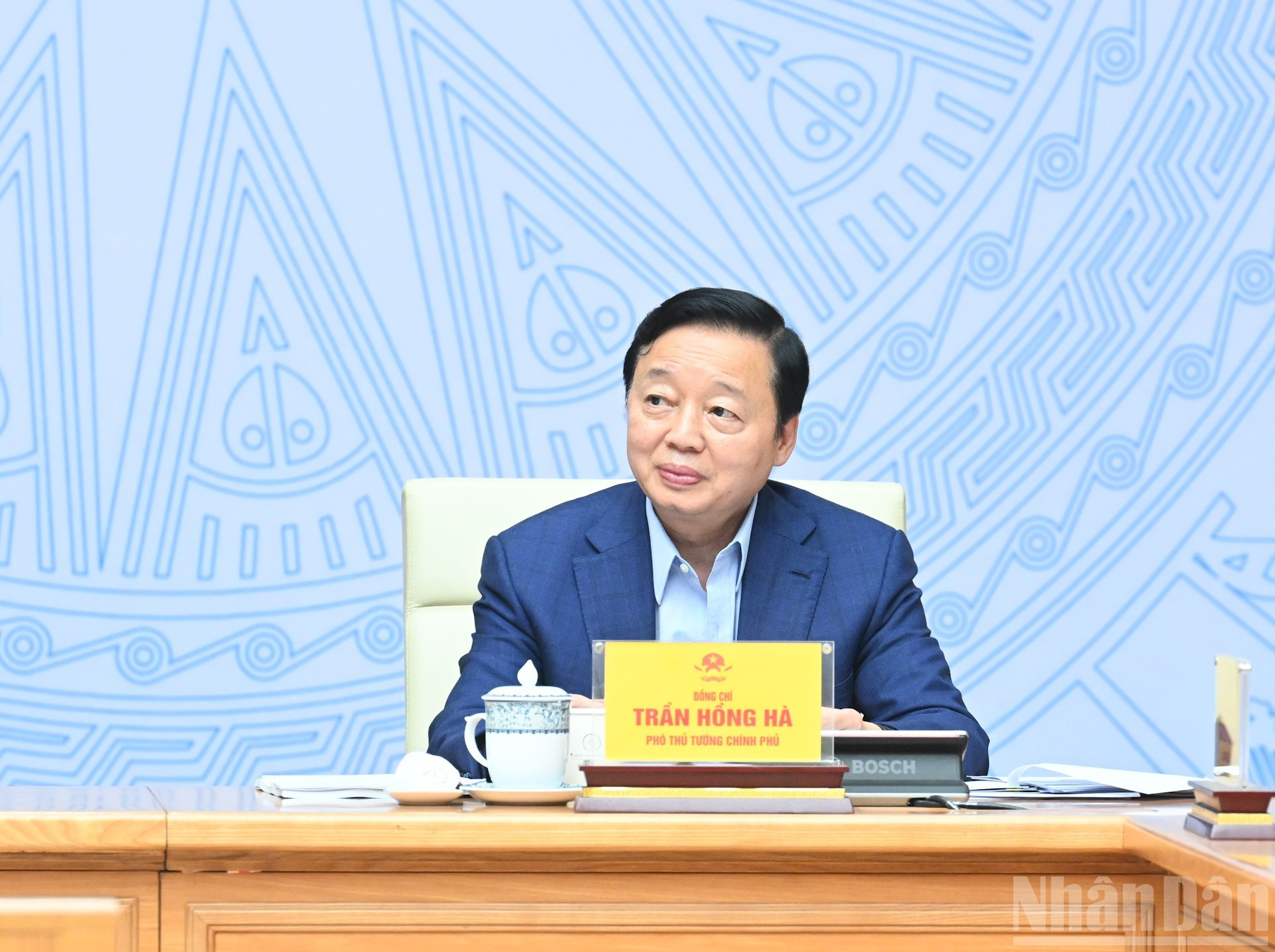 El viceprimer ministro Tran Hong Ha copreside la sesión.