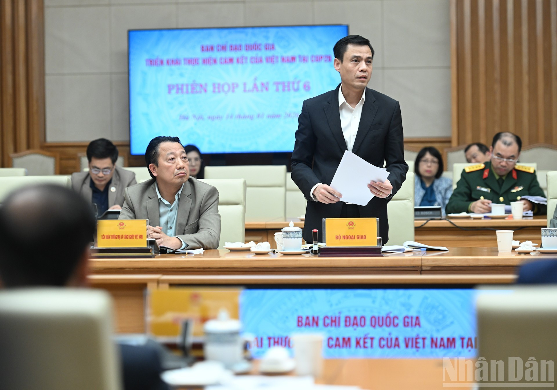 El viceministro de Relaciones Exteriores Dang Hoang Giang da palabras.