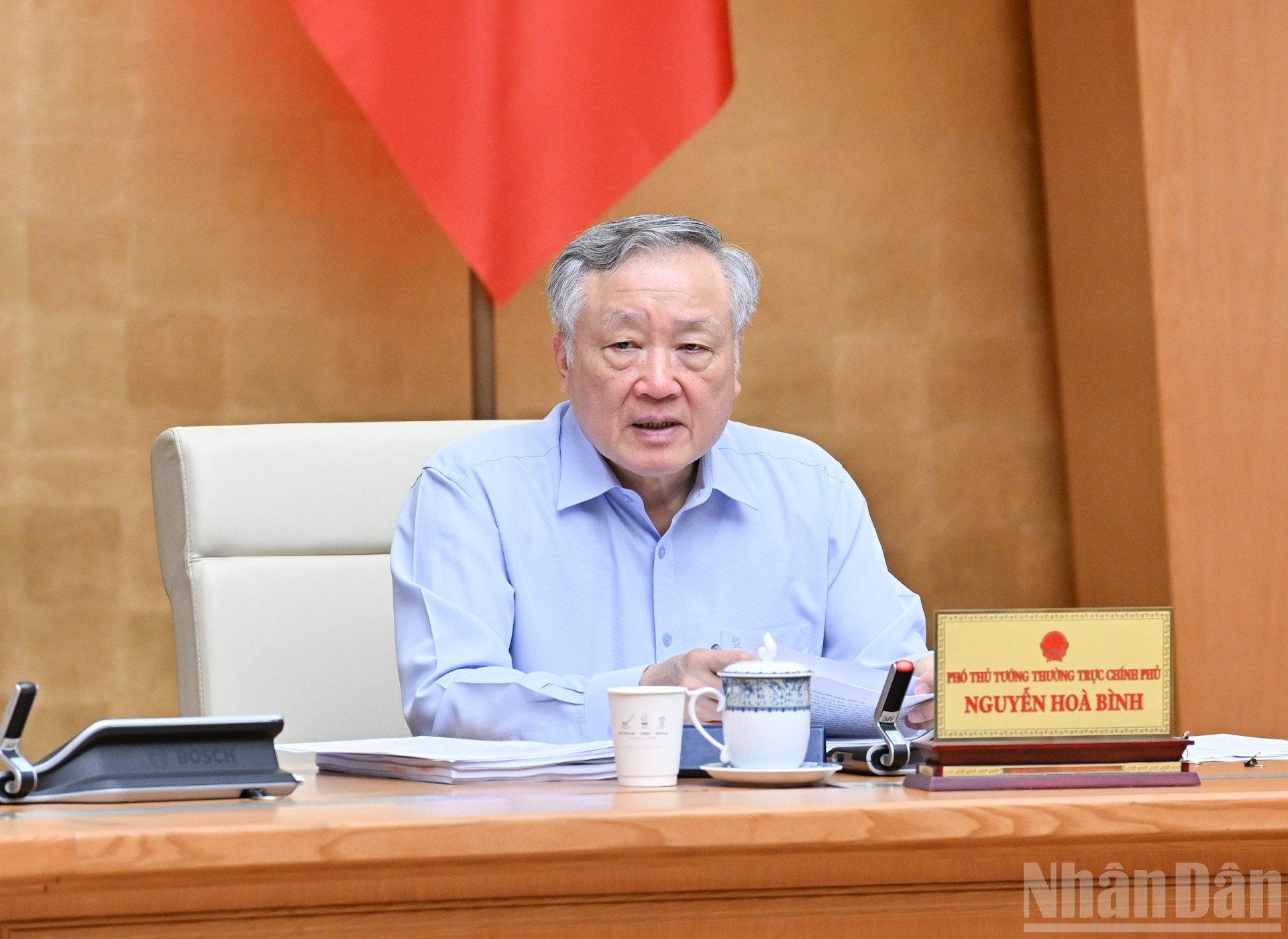 El vice primer ministro permanente, Nguyen Hoa Binh.