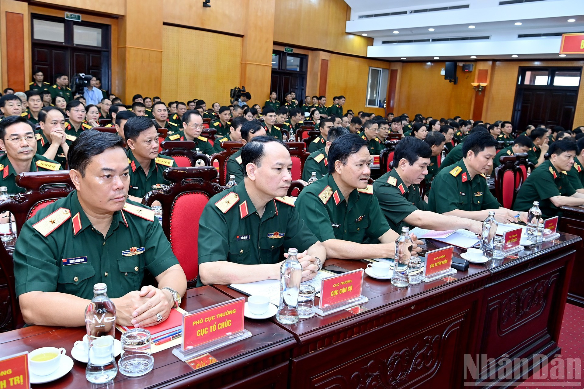 Miembros del Ministerio de Defensa y la Dirección General de Política del EPV.