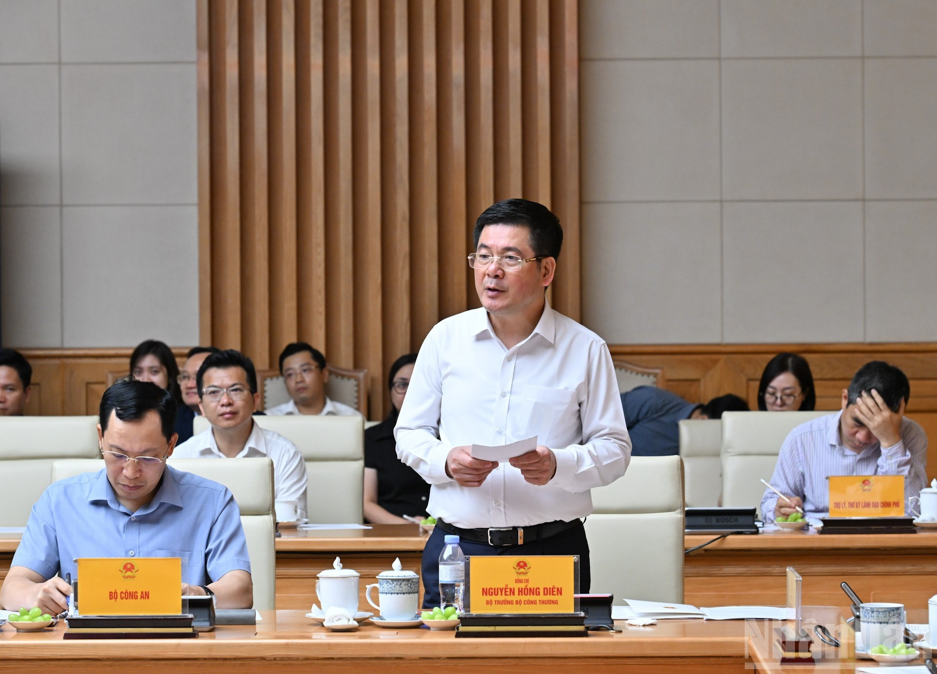 El ministro de Industria y Comercio, Nguyen Hong Dien. El ministro de Industria y Comercio, Nguyen Hong Dien.