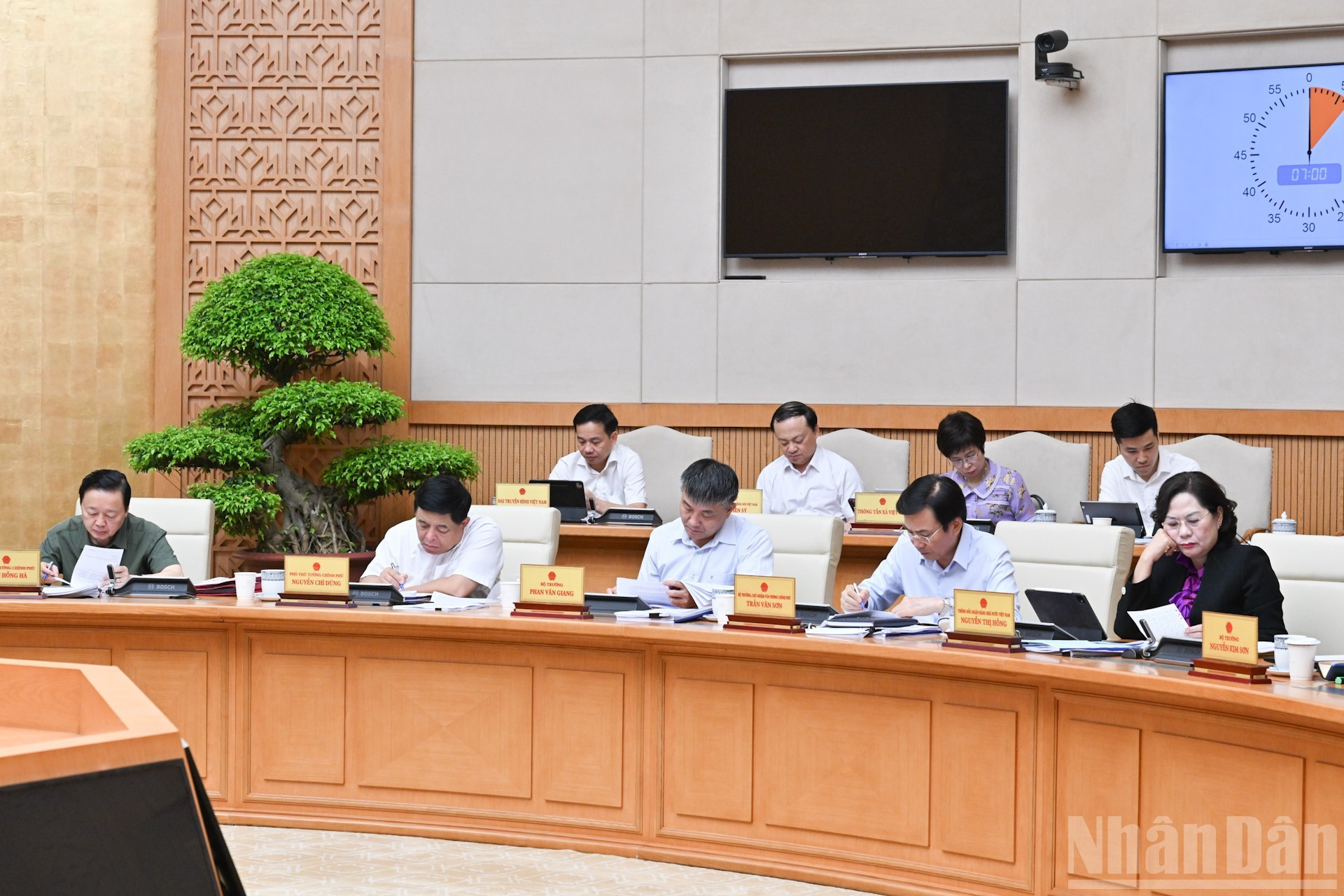 Miembros del Gobierno en la cita.