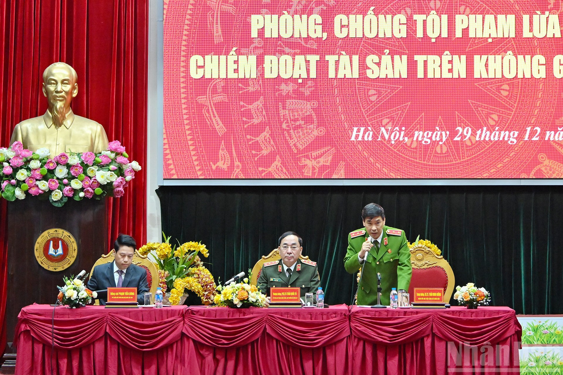 Los copresidentes del seminario.