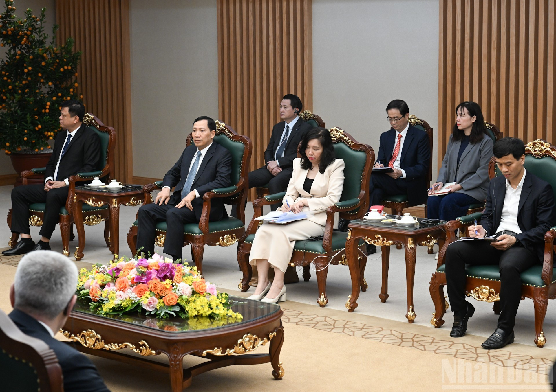 Representantes del Gobierno vietnamita en la cita.