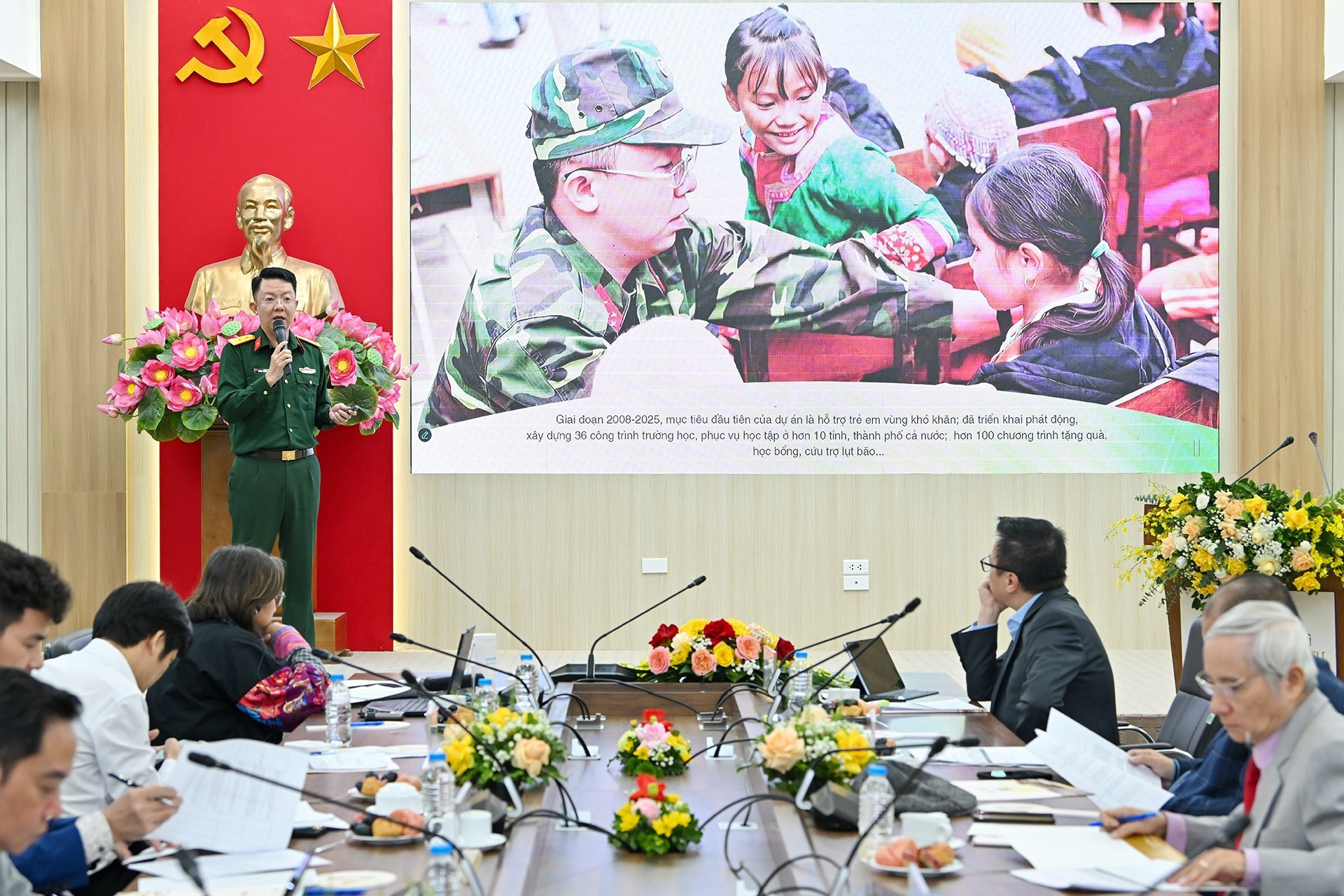 Los proyectos sobresalen por la versatilidad de modelos y enfoques. Sean iniciativas a gran escala de empresas u organizaciones, o programas a cargo de un grupo de personas, tienen una fuerte repercusión entre todos los grupos etarios.