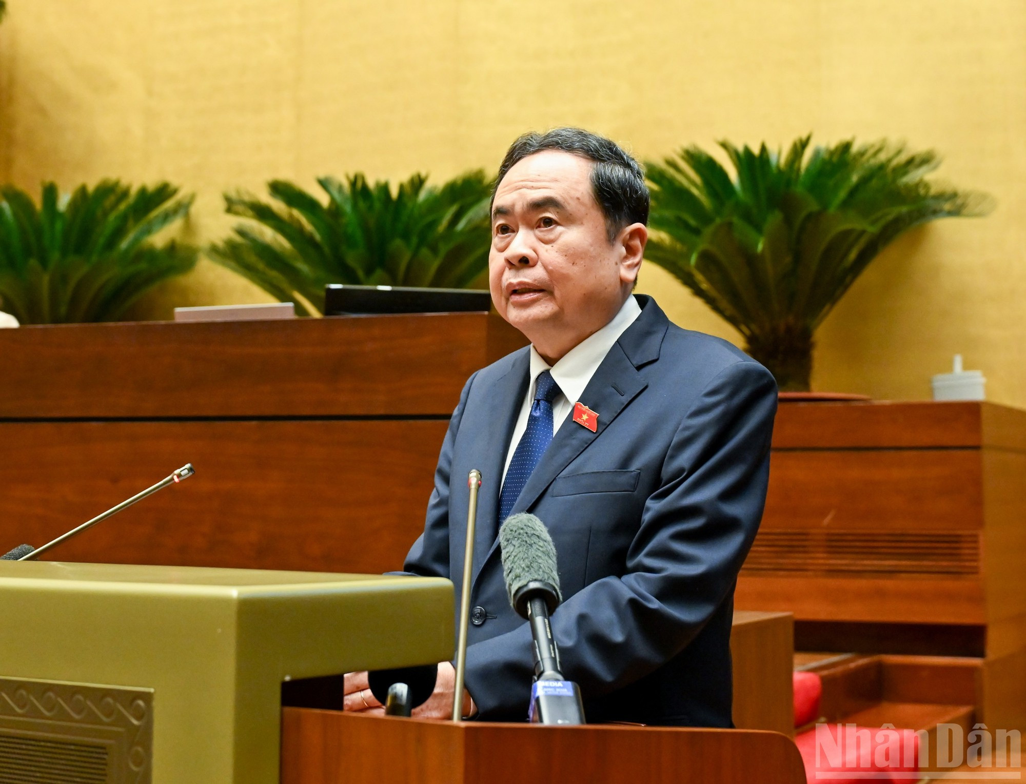 El presidente de la Asamblea Nacional y titular del Consejo Electoral Nacional, Tran Thanh Man, pronuncia el discurso inaugural del evento.