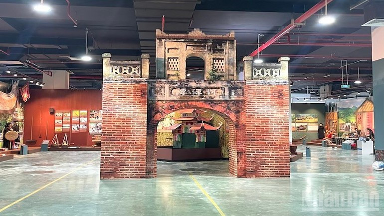 Vista de la segunda planta de la Casa Cuadrada A.