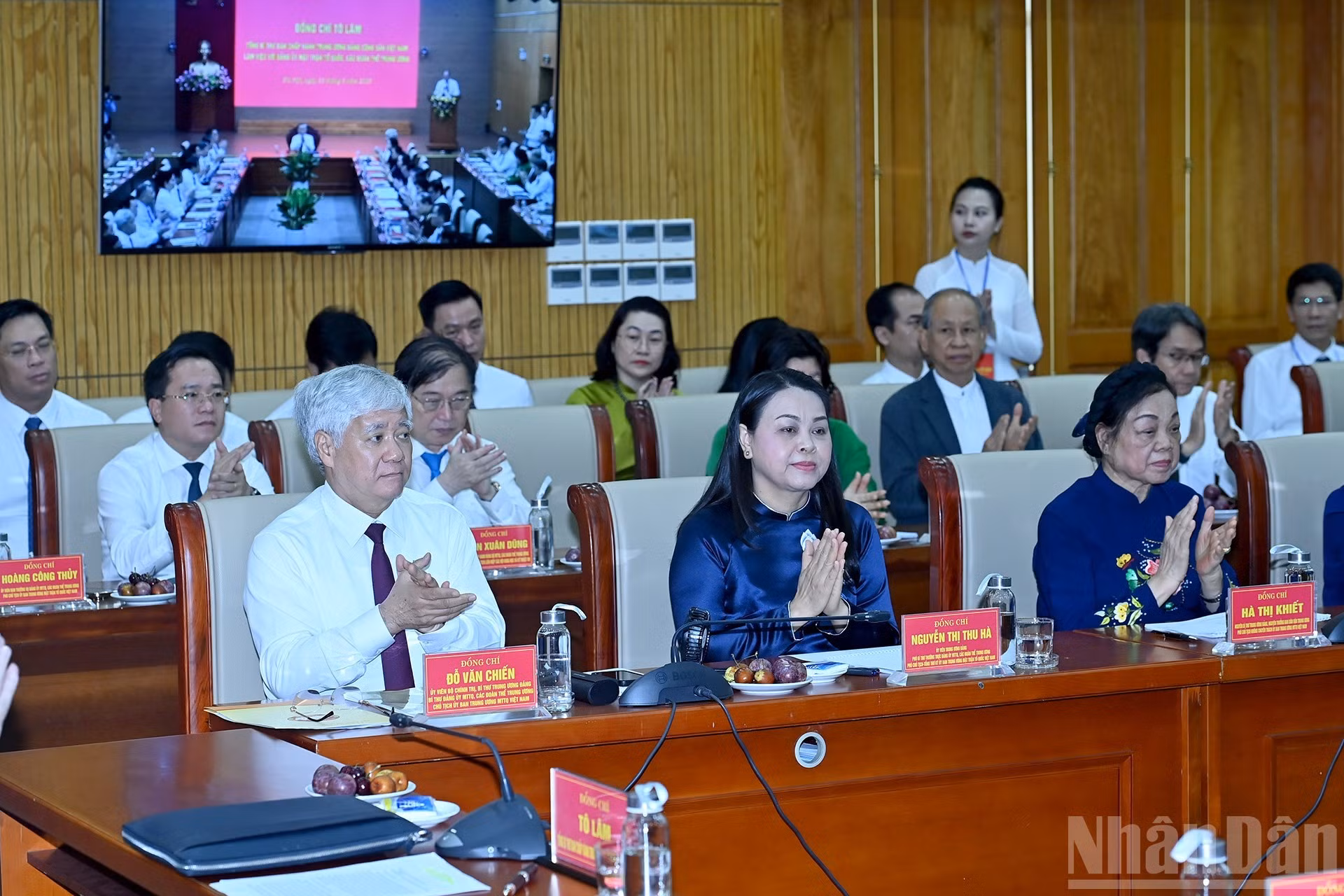 Delegados a la sesión.