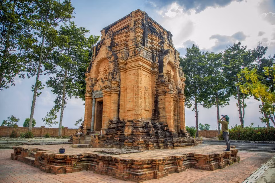 La Torre de Chot Mat, una de las atracciones turísticas arquitectónicas antiguas más singulares de la provincia de Tay Ninh.