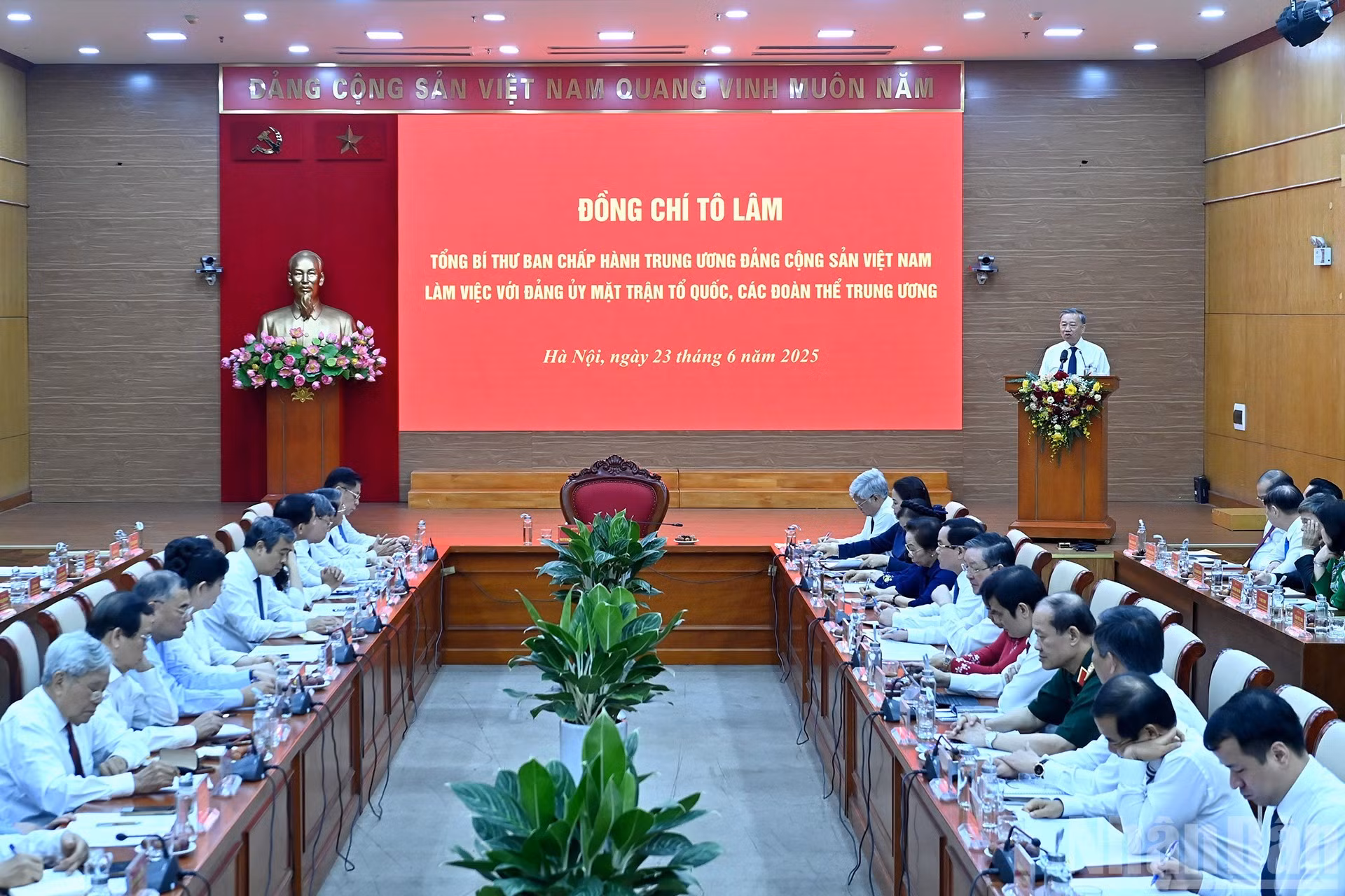 Panorama de la reunión.