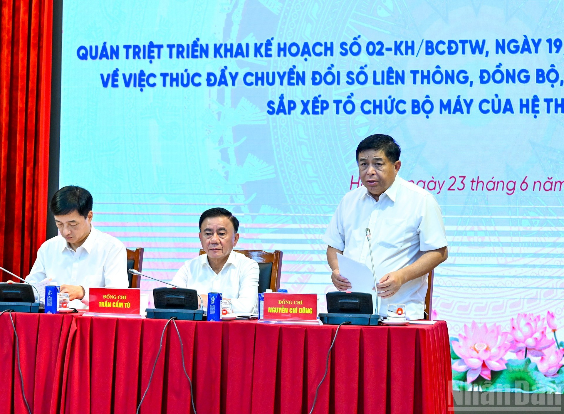 El vice primer ministro Nguyen Chi Dung. El vice primer ministro Nguyen Chi Dung.