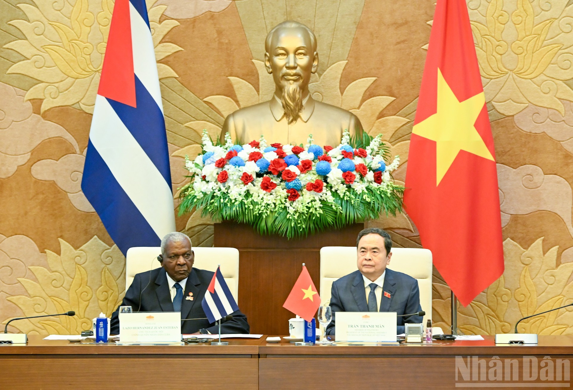Los dos dirigentes copresiden la segunda sesión del Comité de Cooperación Interparlamentaria entre la Asamblea Nacional de Vietnam y la Asamblea Nacional del Poder Popular de Cuba. Los dos dirigentes copresiden la segunda sesión del Comité de Cooperación Interparlamentaria entre la Asamblea Nacional de Vietnam y la Asamblea Nacional del Poder Popular de Cuba.