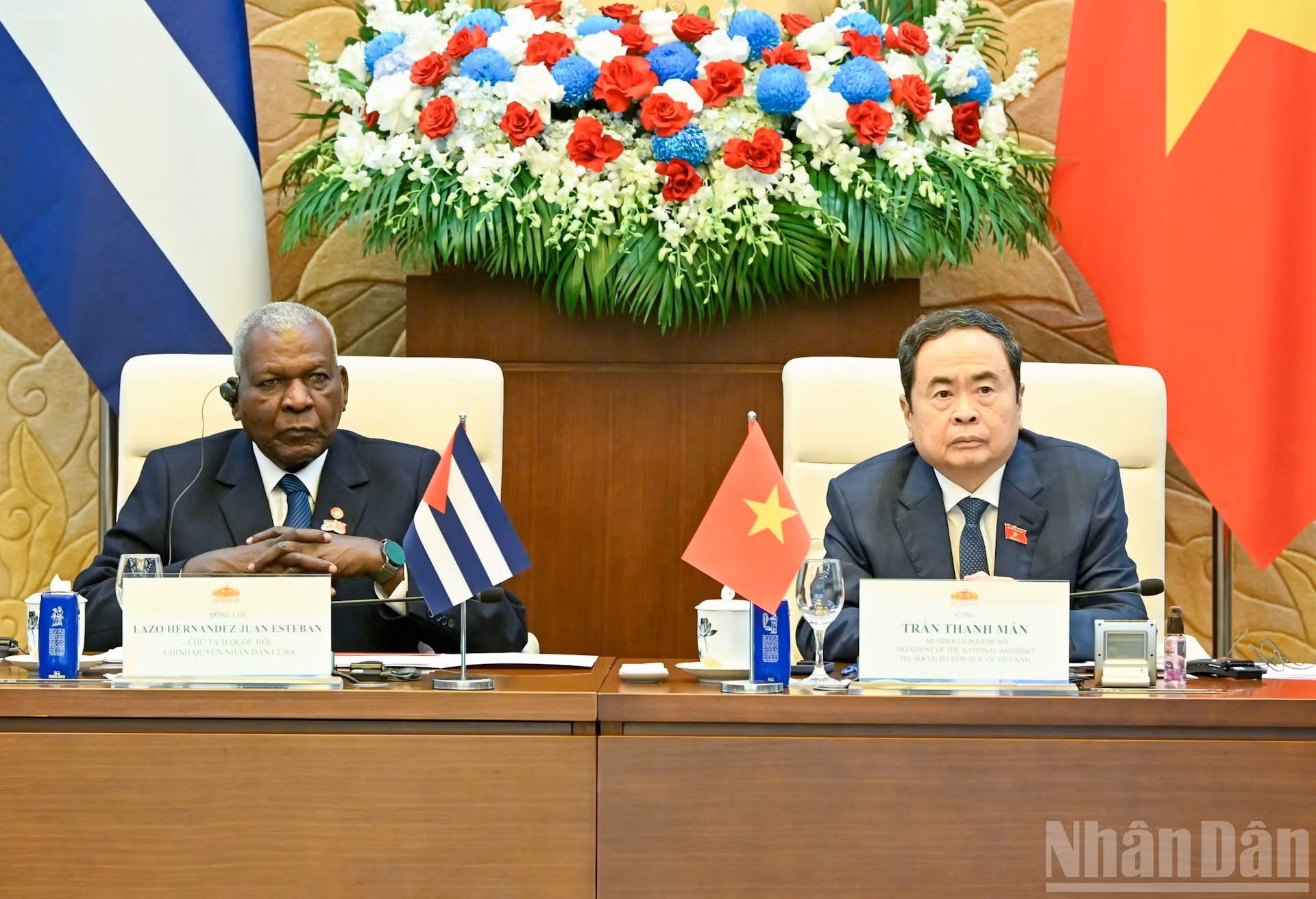 La sesión se lleva a cabo bajo la copresidencia del titular de la Asamblea Nacional de Vietnam, Tran Thanh Man, y el presidente de la Asamblea Nacional del Poder Popular y del Consejo de Estado de Cuba, Esteban Lazo Hernández.