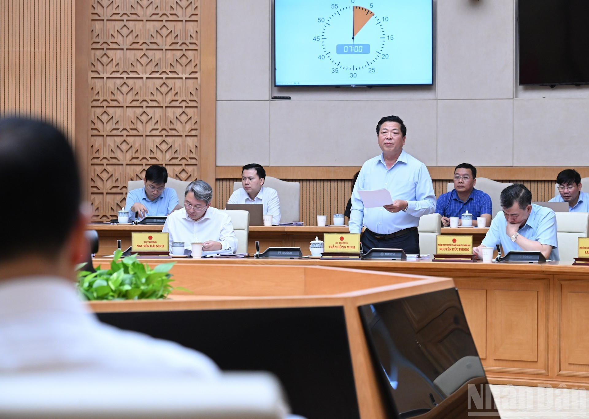 El ministro de Construcción, Tran Hong Minh, habla en la reunión. El ministro de Construcción, Tran Hong Minh, habla en la reunión.