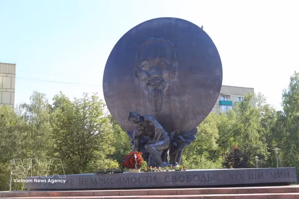 El monumento dedicado al líder vietnamita se erige como un homenaje permanente a su legado y como una expresión del respeto mutuo entre las dos naciones.