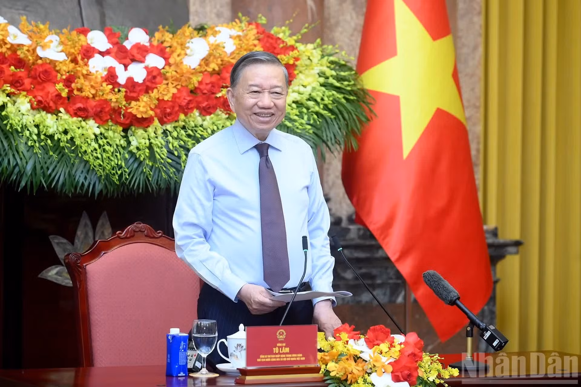 El secretario general del Partido Comunista y presidente de Vietnam, To Lam, da palabras.