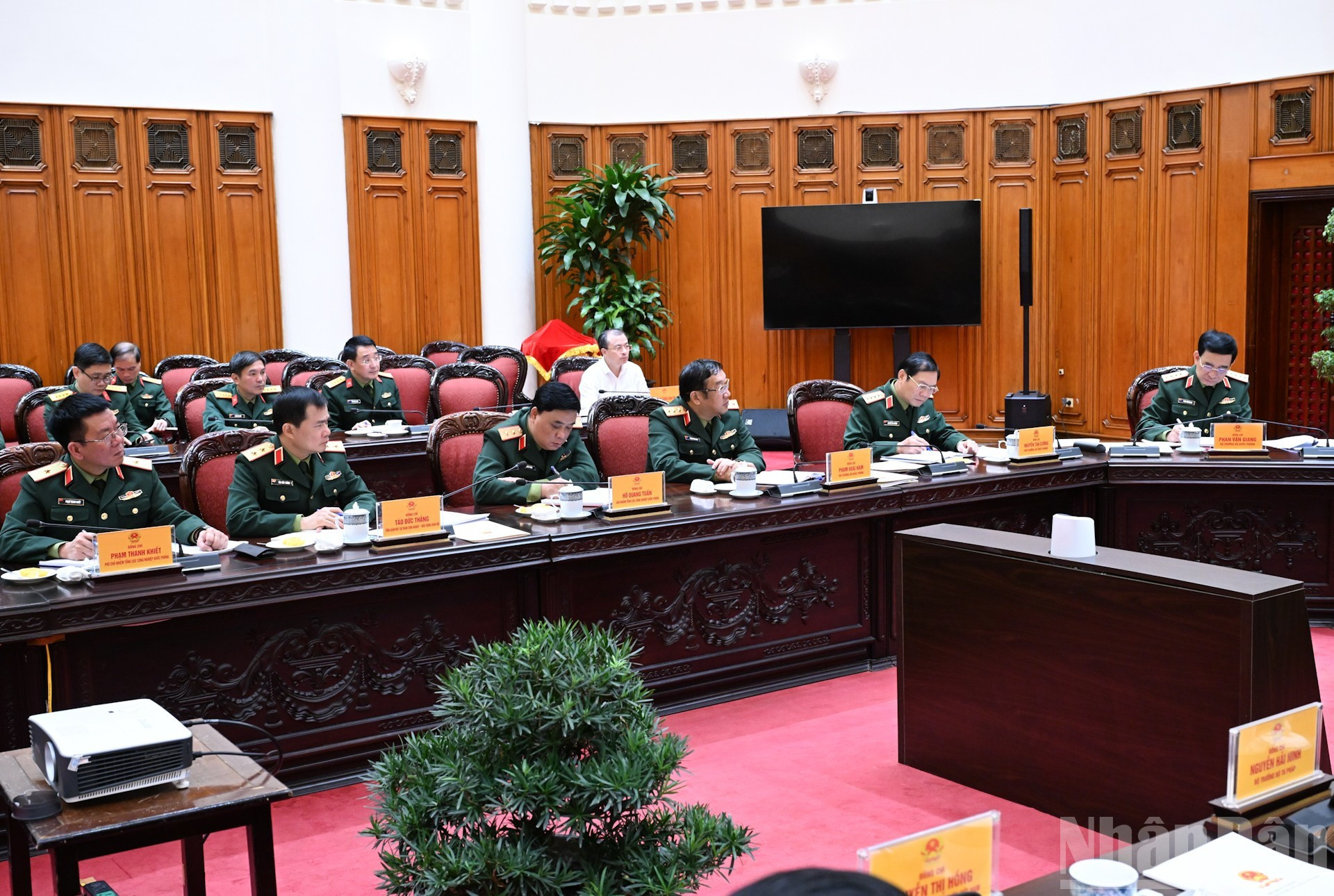 Jefes castrenses asisten a la sesión.