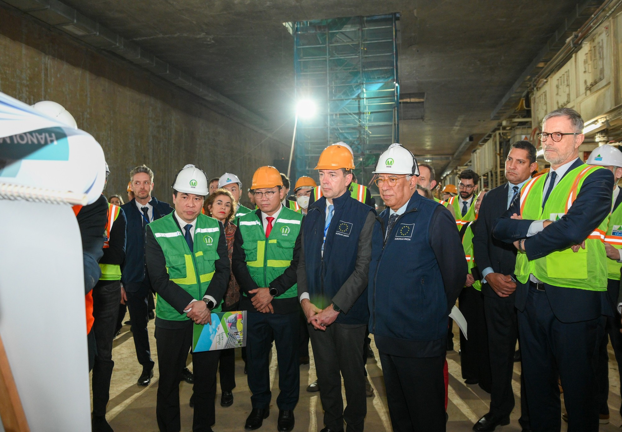 La delegación del Consejo Europeo indaga sobre la futura línea 3 del Metro de Hanói.