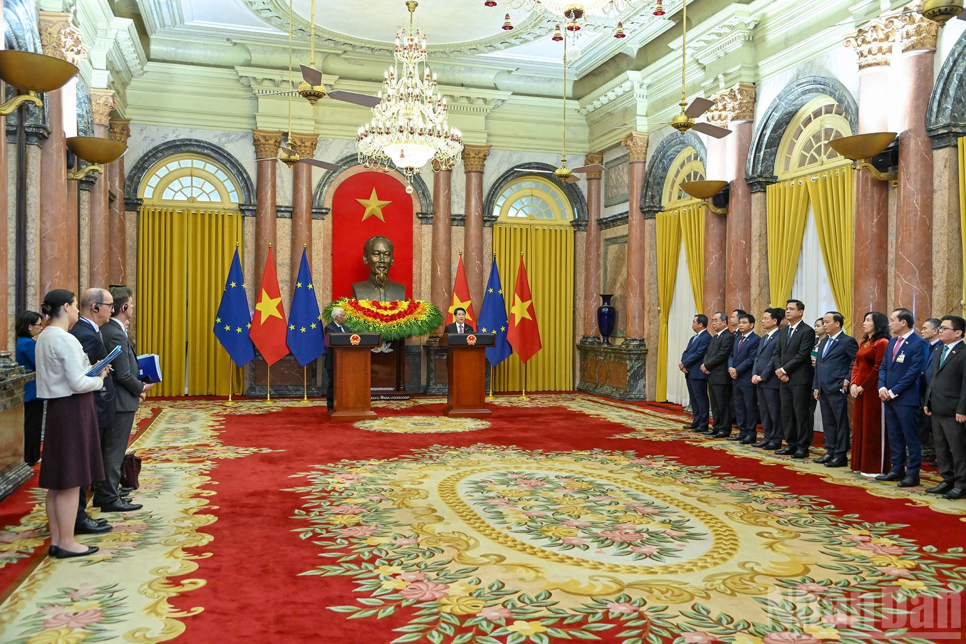 Panorama de la rueda de prensa.