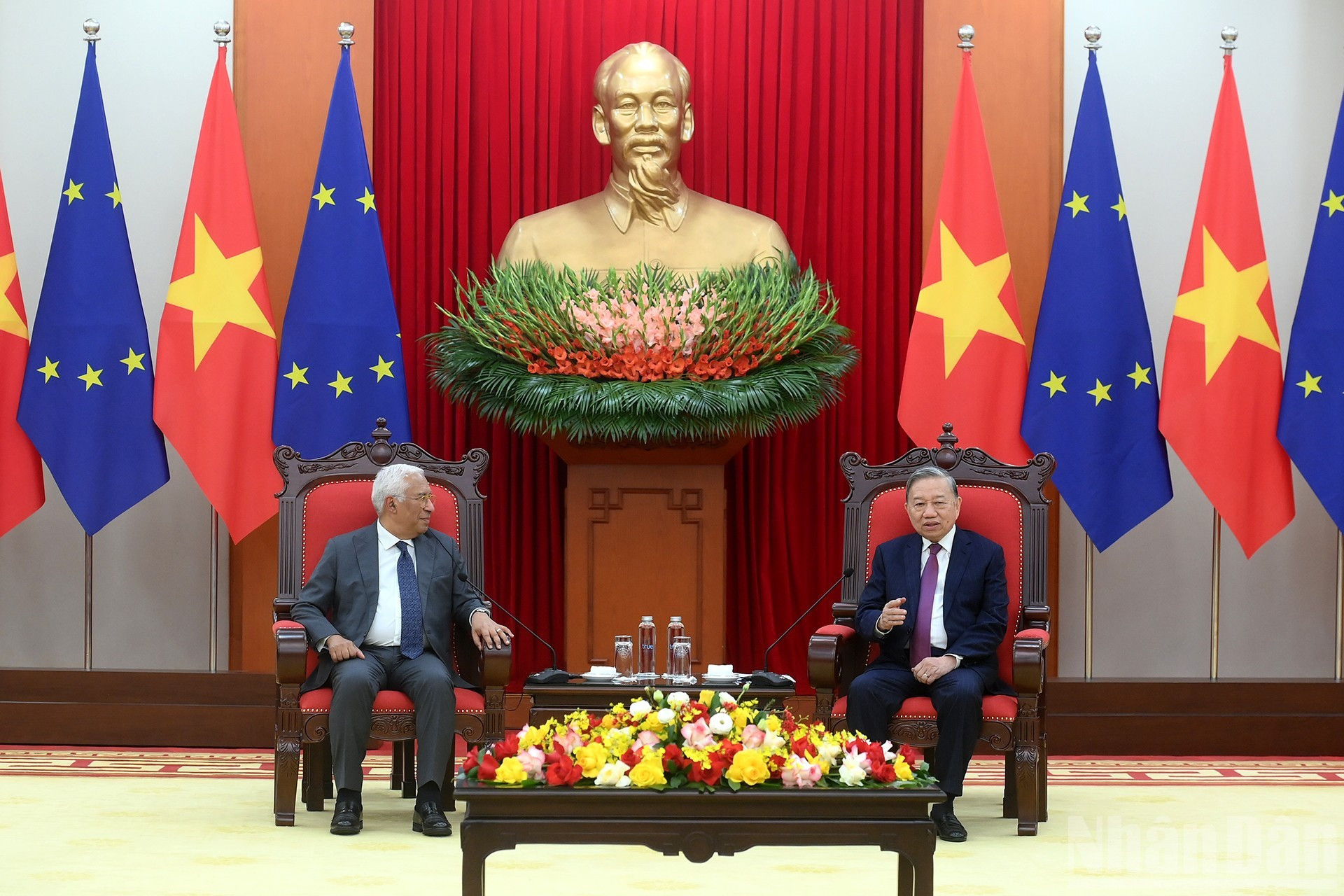 Escena de la reunión.