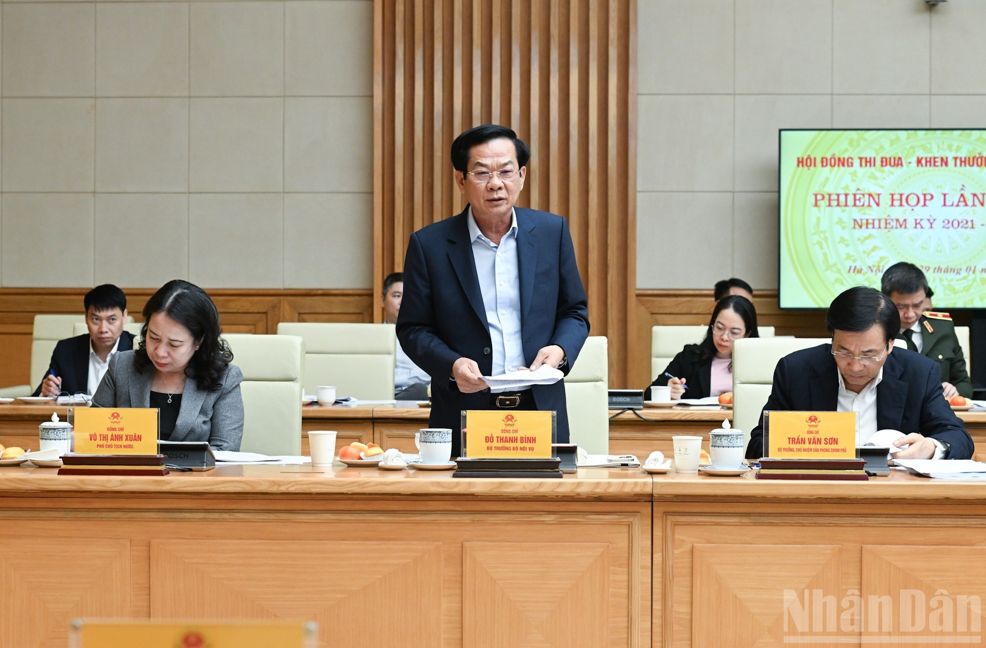 El ministro del Interior, Do Thanh Binh, aporta opiniones.