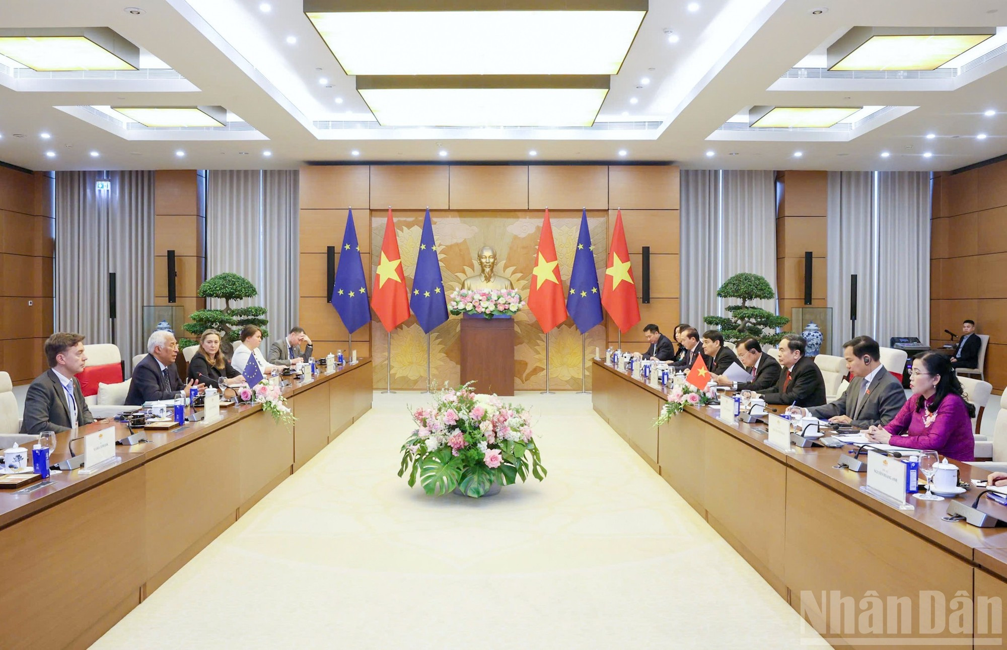 Panorama de la reunión.