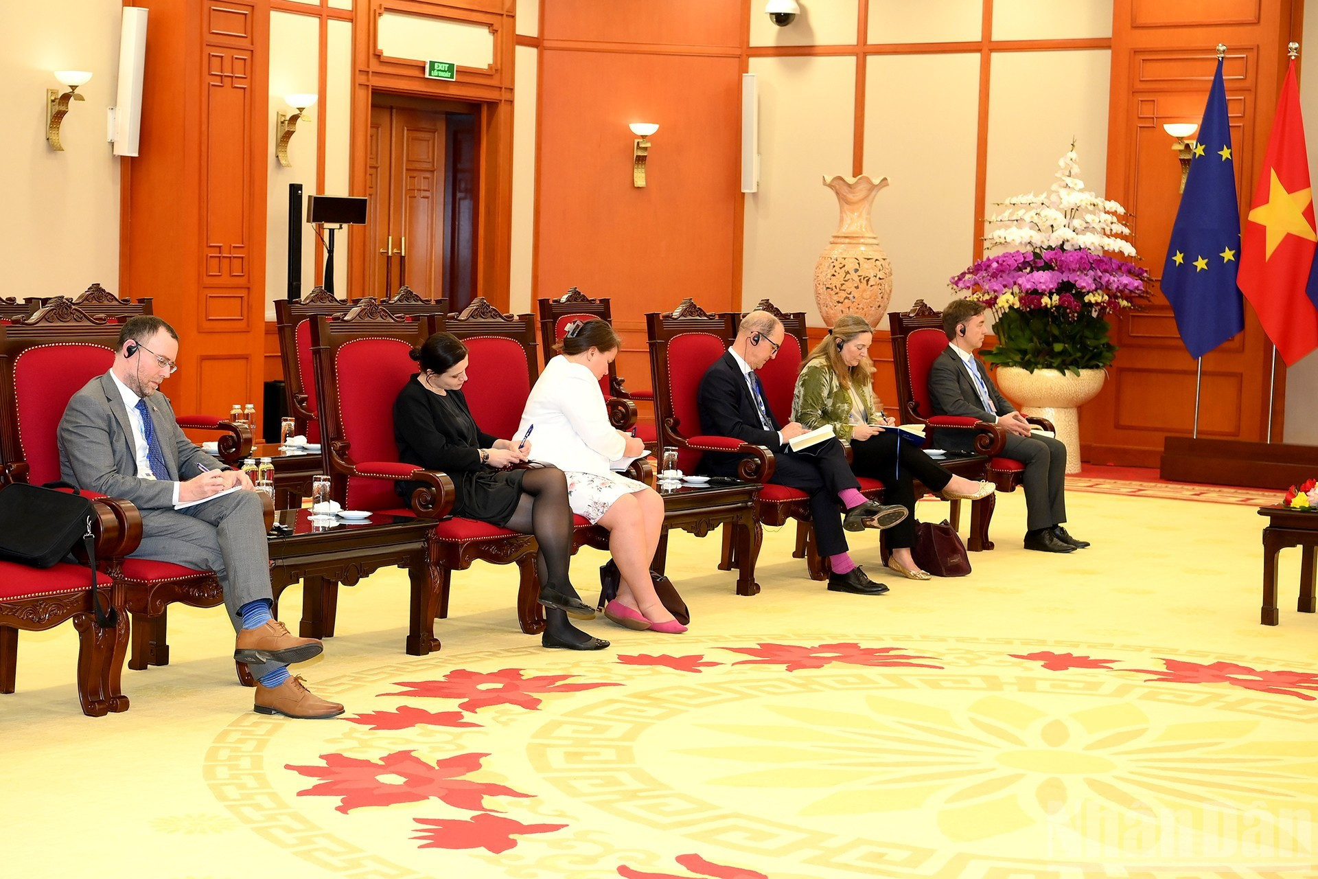 Acompañantes al presidente del Consejo Europeo.