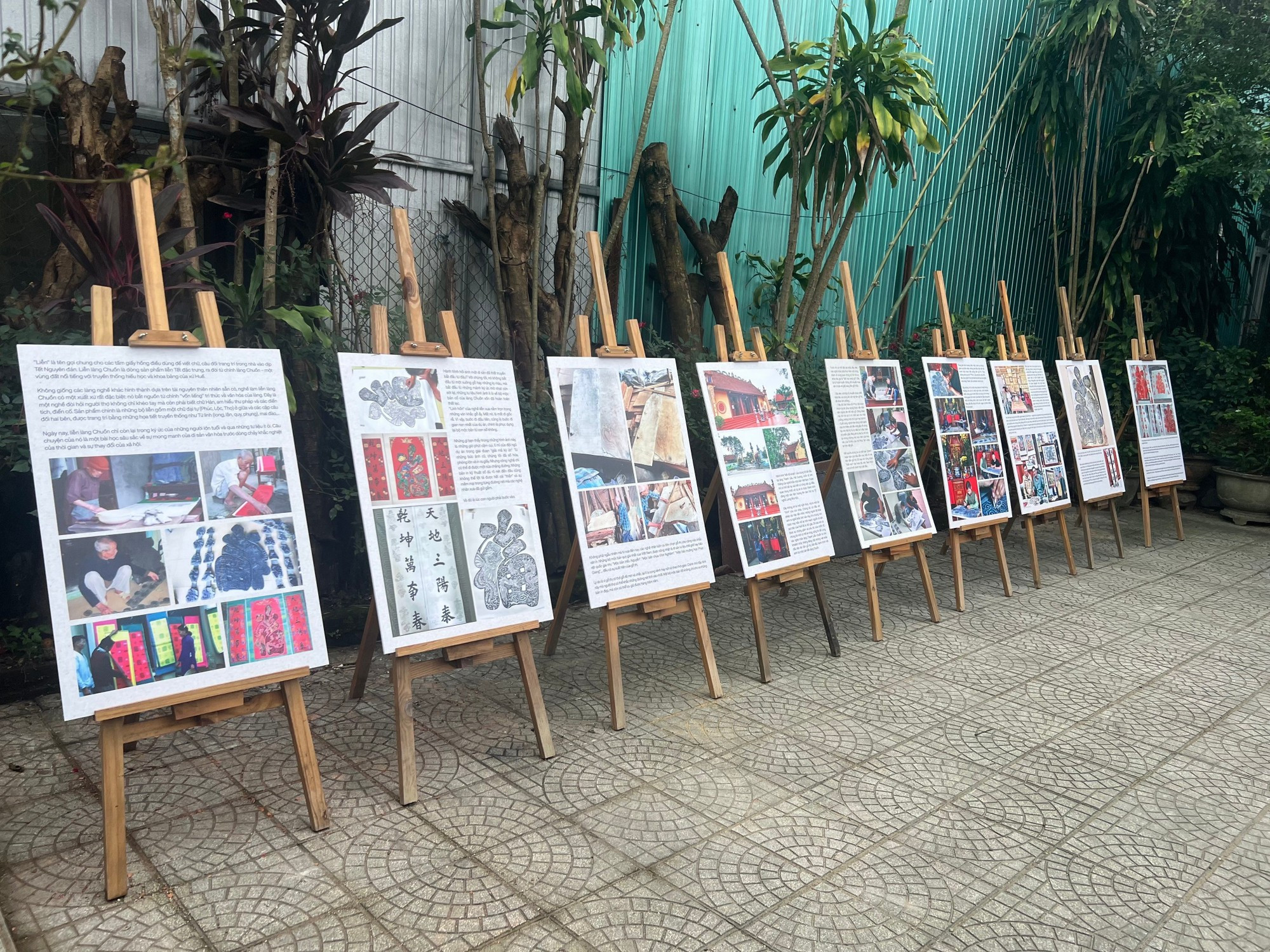 Un intento por restaurar la perdida herencia se inició en octubre de 2025 en Ngu Ha Vien, una finca cultural en Hue. El 4 de enero de este año se estrenaron sus primeros frutos, marcando el regreso de una ilustre gama de pintura folclórica.