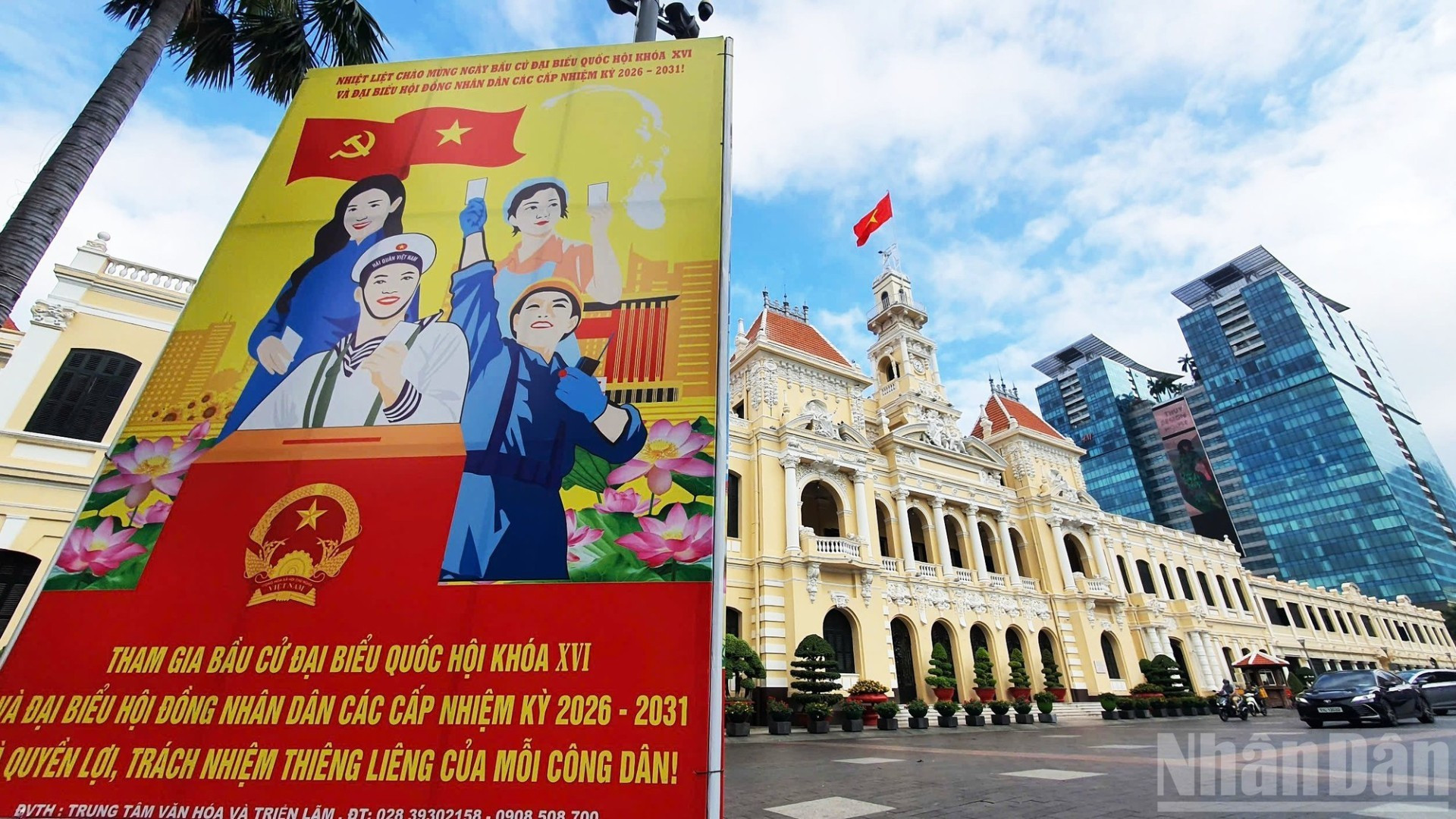 La enseña nacional, pancartas y eslóganes engalanan Ciudad Ho Chi Minh en vísperas de las elecciones generales para el lapso 2026-2031.