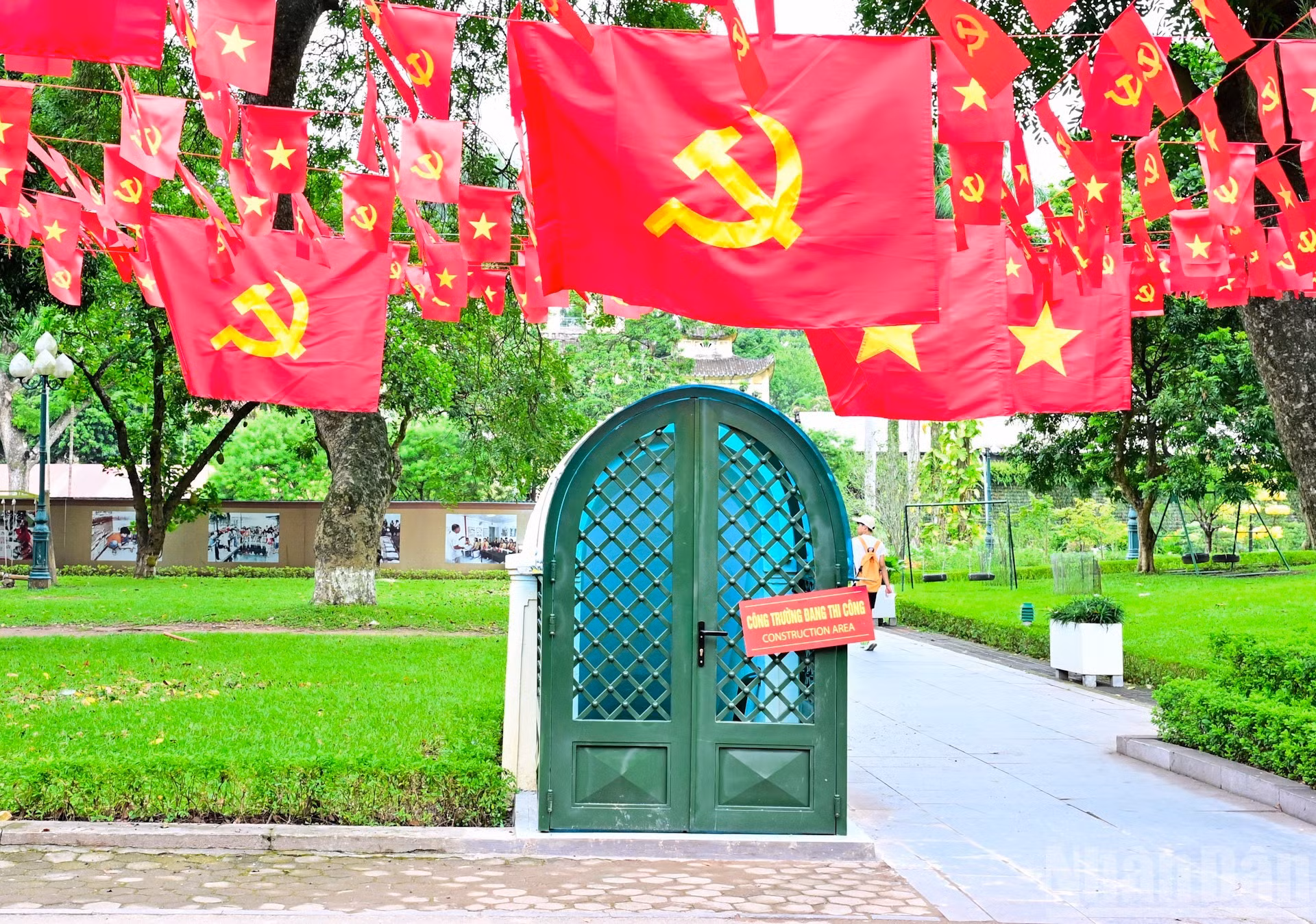 Su construcción finalizó el 30 de junio de 1966 y se utilizó sobre todo a finales de 1972, durante los bombardeos de Estados Unidos a Vietnam del Norte. En estos días se están ultimando los detalles para la apertura al público el día 19.