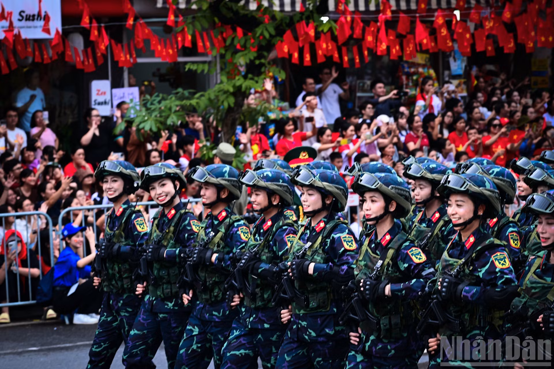 El júbilo se contagia a cada paso.