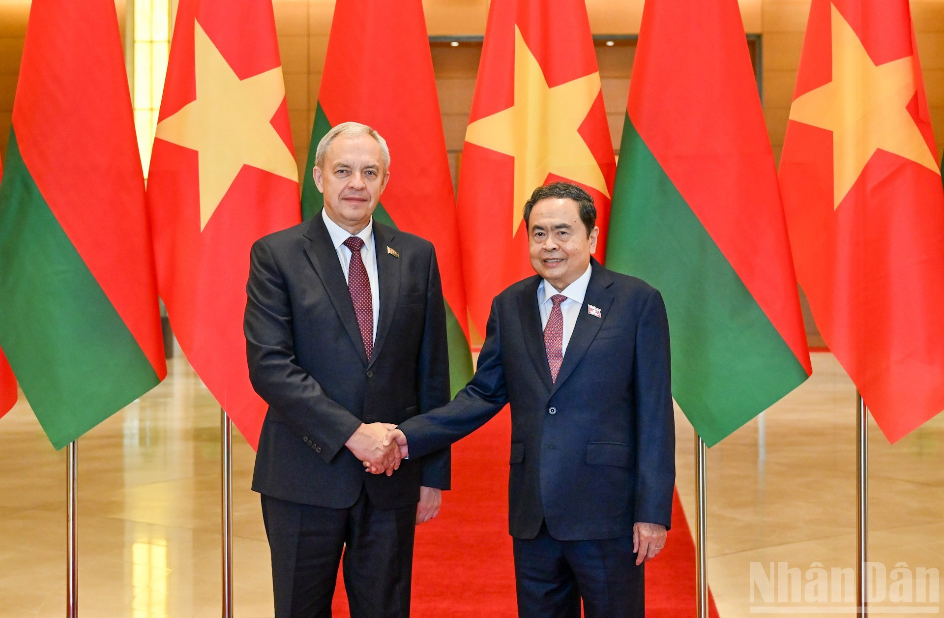 El presidente de la Asamblea Nacional de Vietnam, Tran Thanh Man, y el titular de la Cámara de Representantes de Bielorrusia, Igor Sergeyenko. El presidente de la Asamblea Nacional de Vietnam, Tran Thanh Man, y el titular de la Cámara de Representantes de Bielorrusia, Igor Sergeyenko.