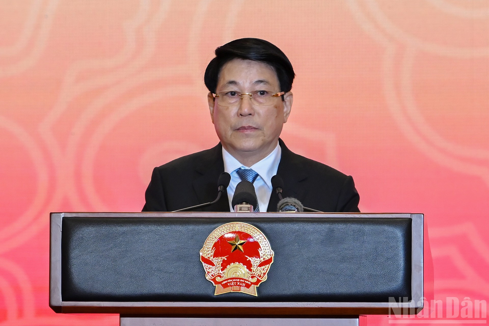 El presidente de Vietnam, Luong Cuong, toma la palabra.