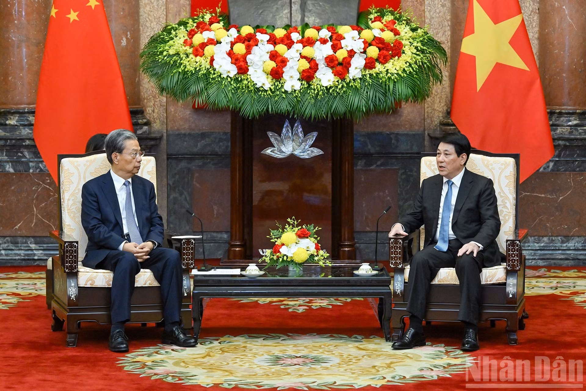 Los dos dirigentes sostienen conversaciones.