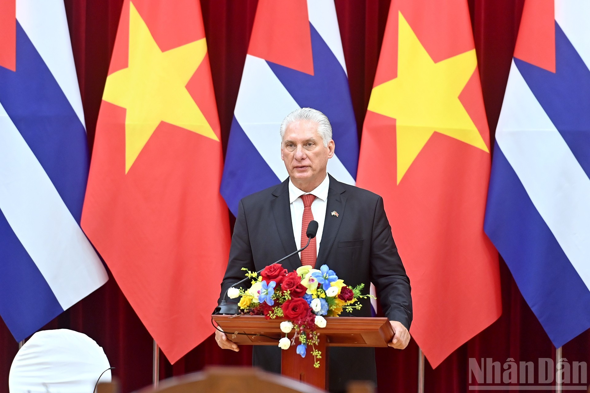 El primer secretario del Comité Central del Partido Comunista de Cuba y presidente del país, Miguel Díaz-Canel Bermúdez, pronuncia un discurso. El primer secretario del Comité Central del Partido Comunista de Cuba y presidente del país, Miguel Díaz-Canel Bermúdez, pronuncia un discurso.