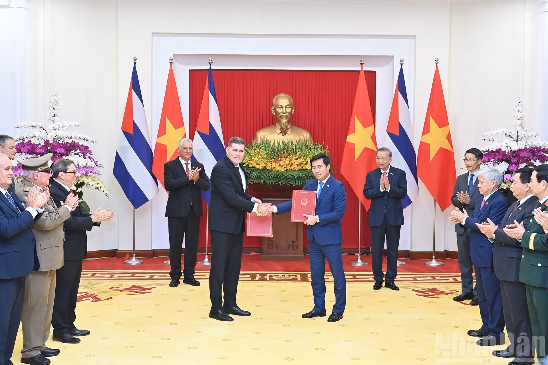 Firma del Acta de la 42ª Reunión de la Comisión Intergubernamental sobre cooperación económica y científico-técnica.