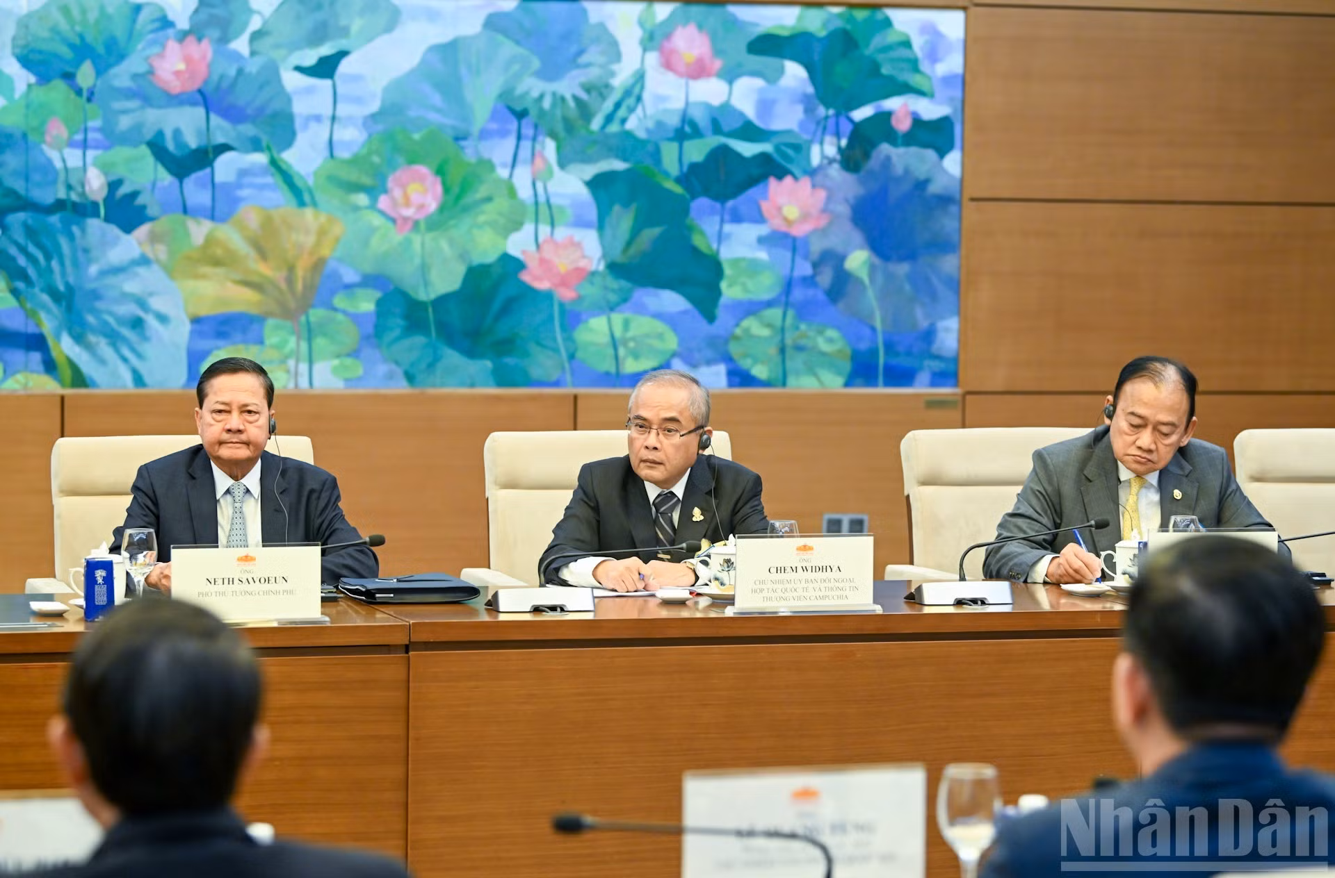 Miembros de la delegación camboyana.
