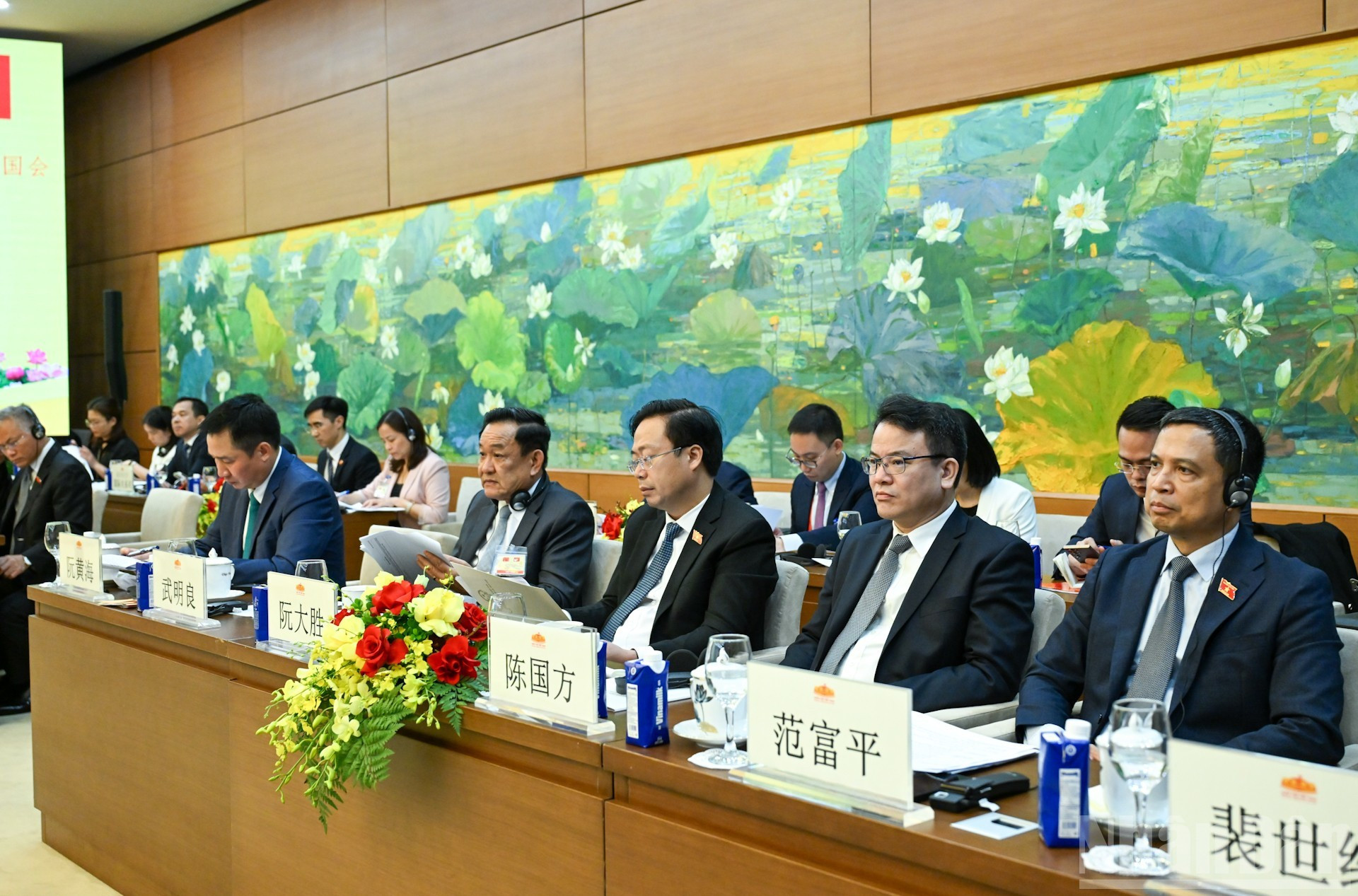 Diputados vietnamitas en la reunión. Diputados vietnamitas en la reunión.